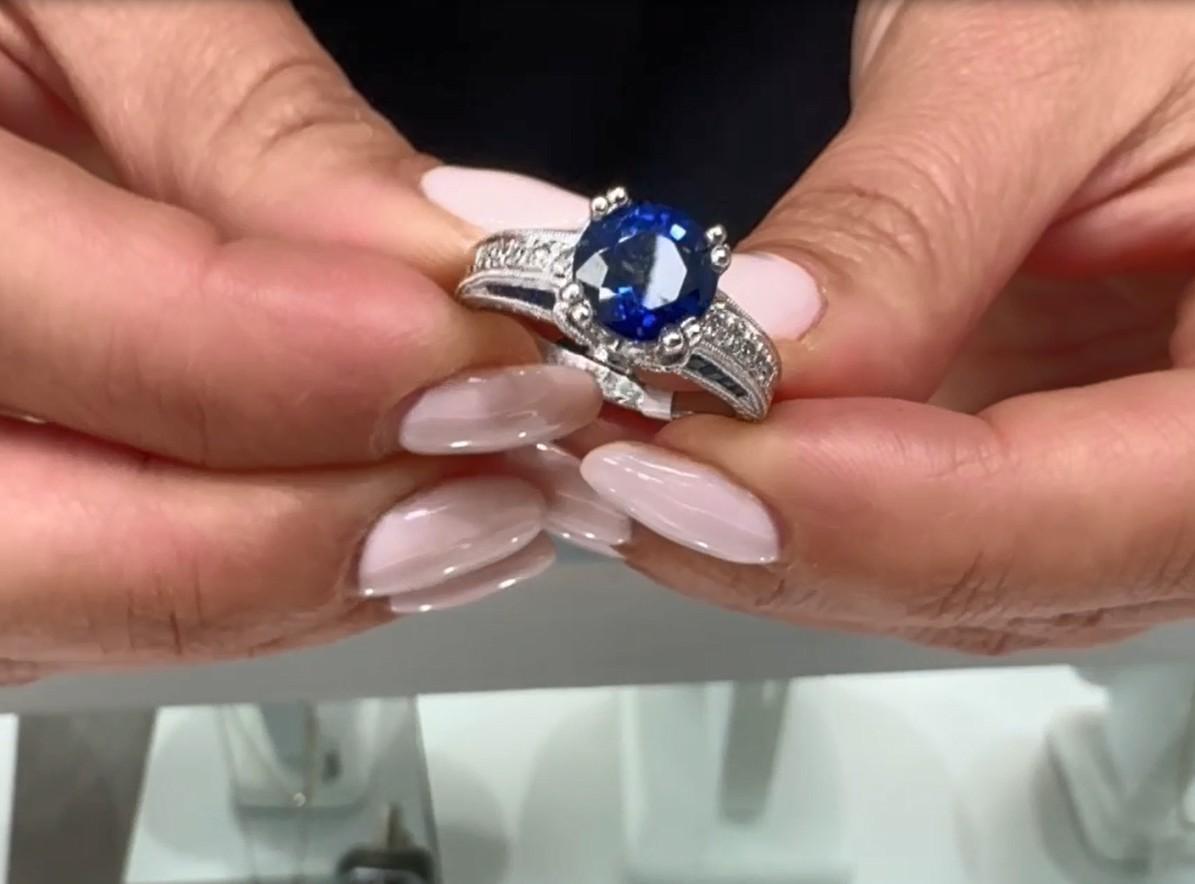 Round 2.51 Carat Diffused Sapphire in Platinum Hand Engraved Diamond Ring For Sale 3