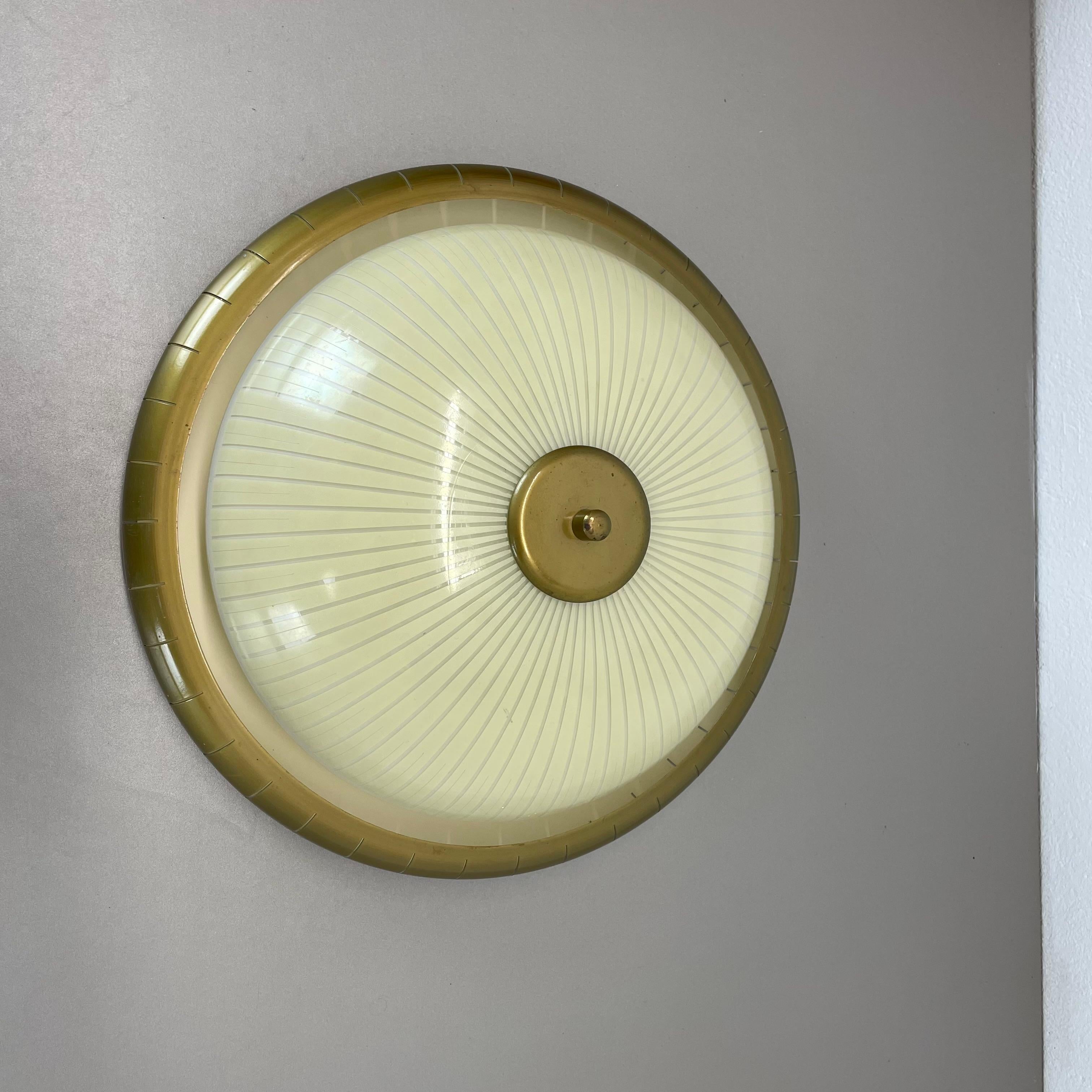 Mid-Century Modern round 36cm metal Gino Sarfatti Style wall Ceiling Light Flushmount, Italy 1950s For Sale