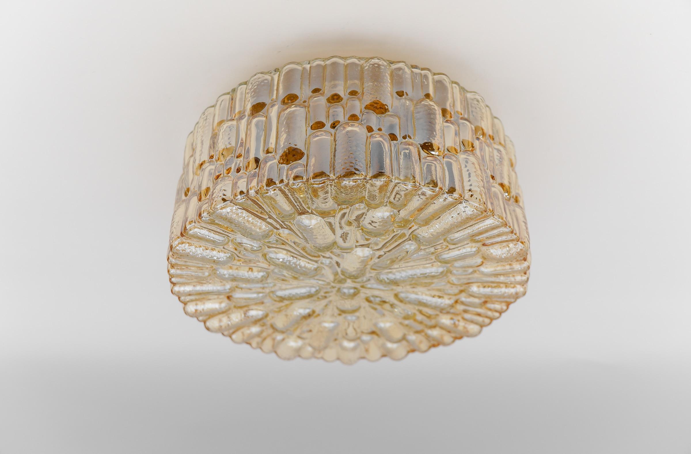 Lampe encastrée ronde en verre ambré 3D, Allemagne, années 1960 en vente 4