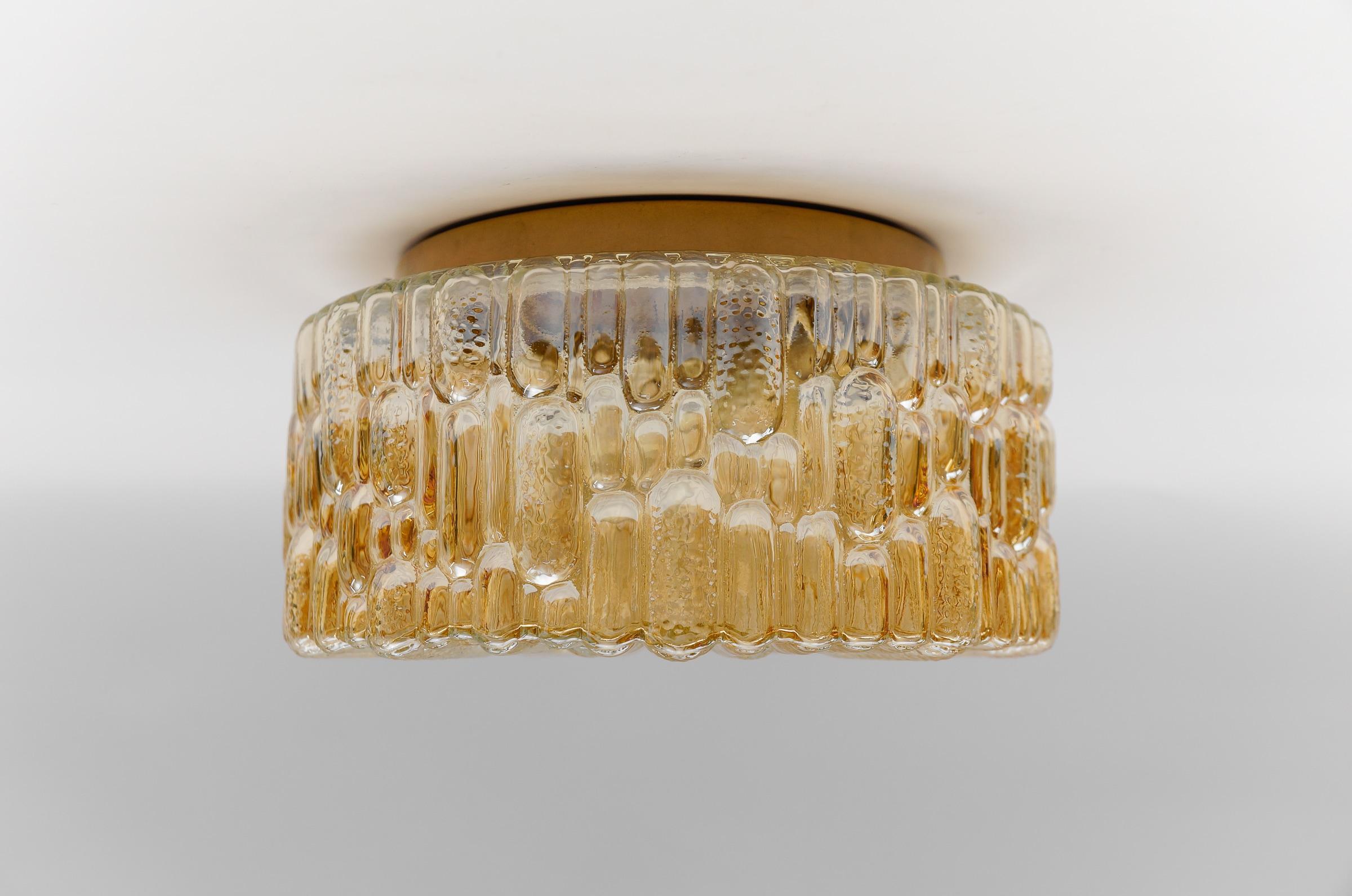Lampe encastrée ronde en verre ambré 3D, Allemagne, années 1960 en vente 2