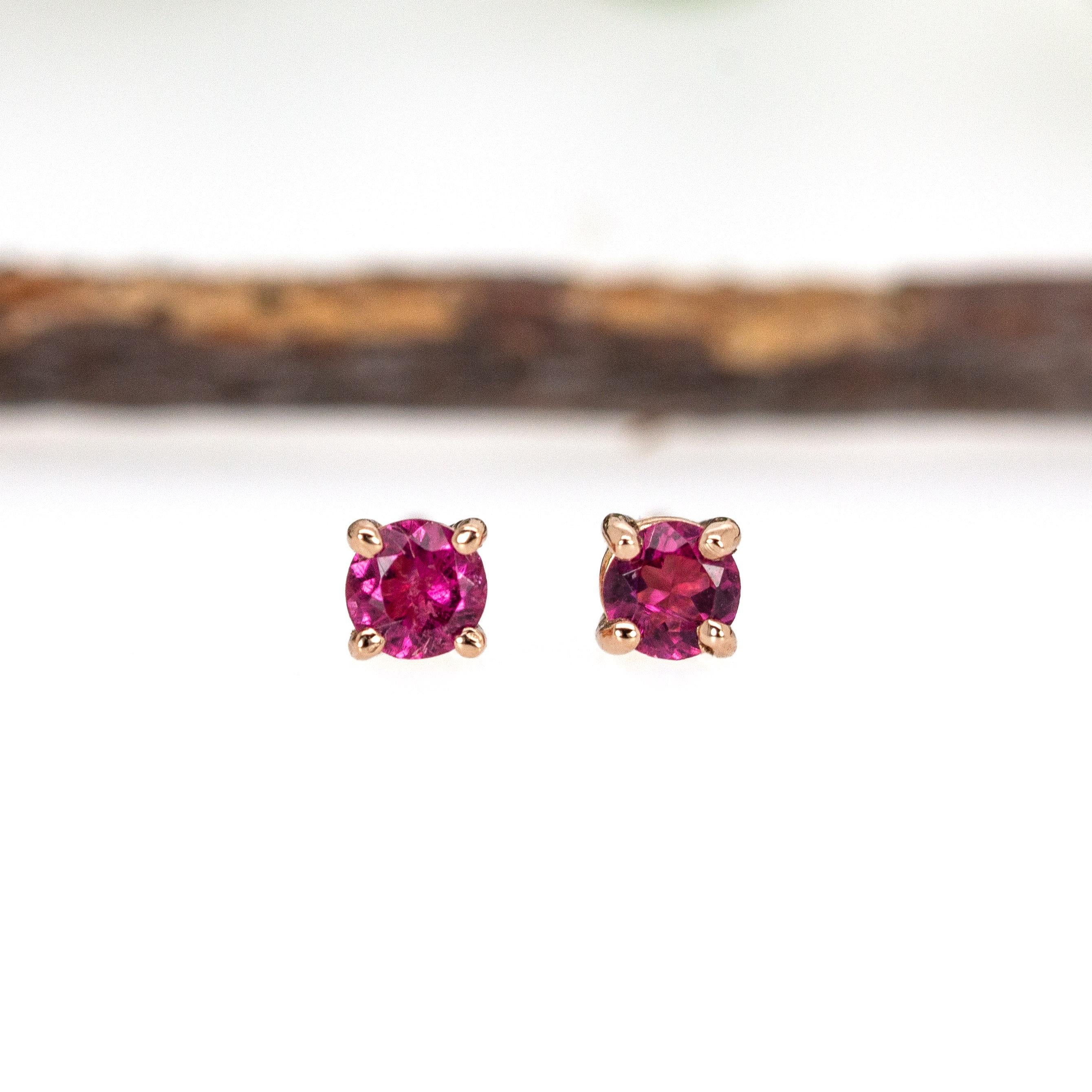 Runde 3mm solide 14K Rose Gold rosa Turmalin Solitär Ohrstecker  4 Zacken Einstellung (Zeitgenössisch) im Angebot
