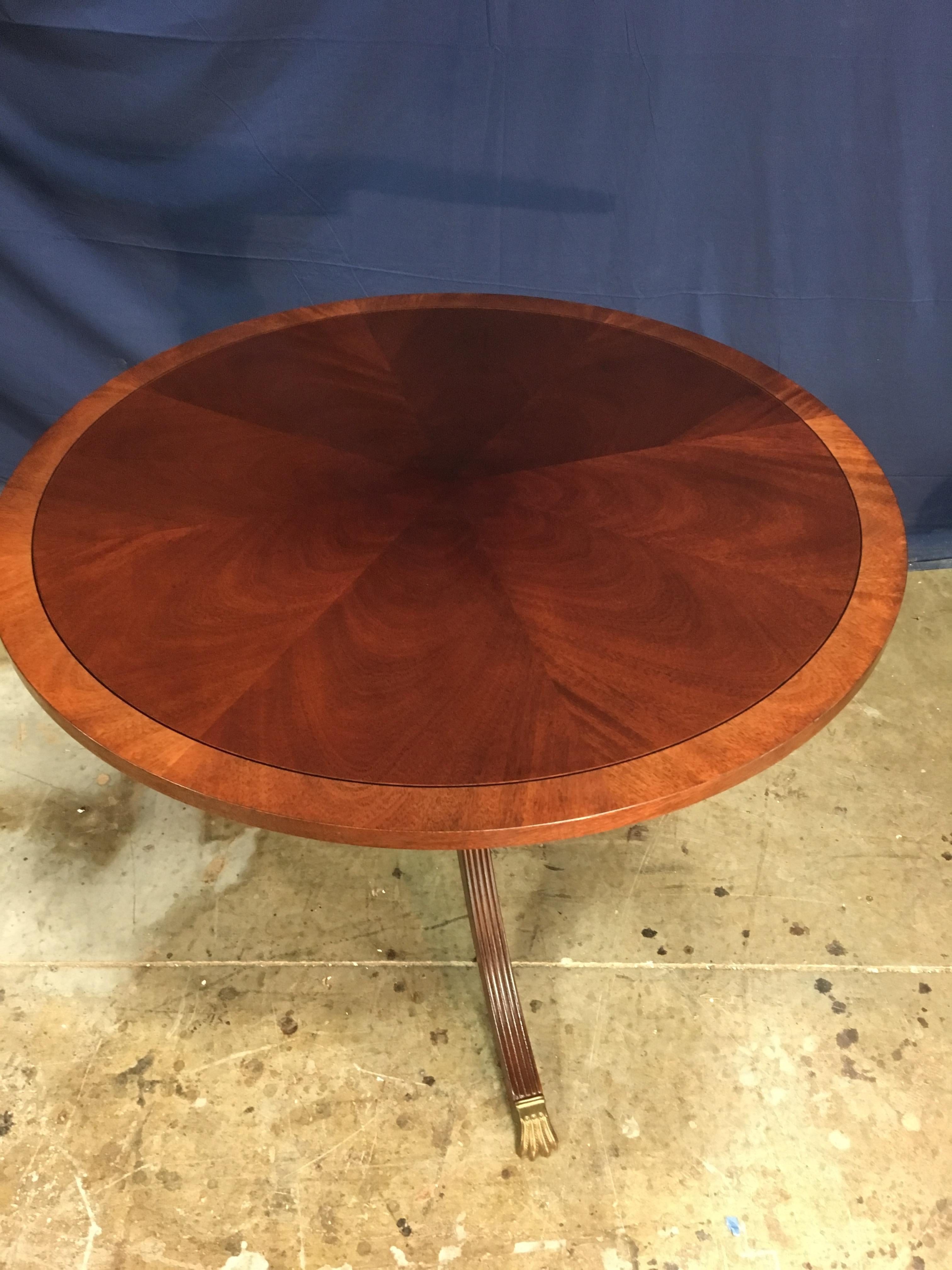 Round Mahogany Georgian Style Accent Foyer Table by Leighton Hall In New Condition In Suwanee, GA