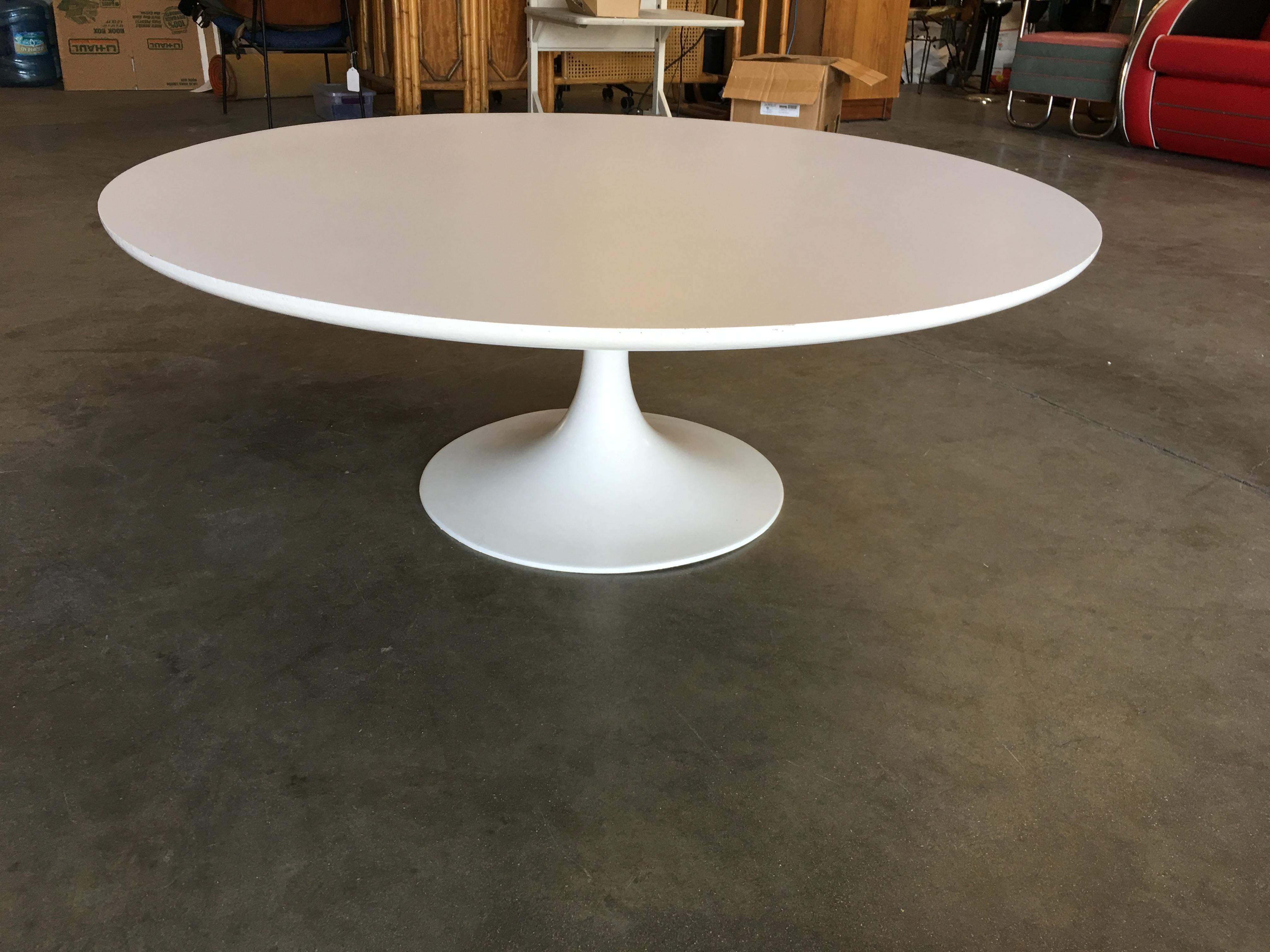 Mid-Century Modern Round Tulip Coffee Table by Eero Saarinen for Knoll, Circa 1970s