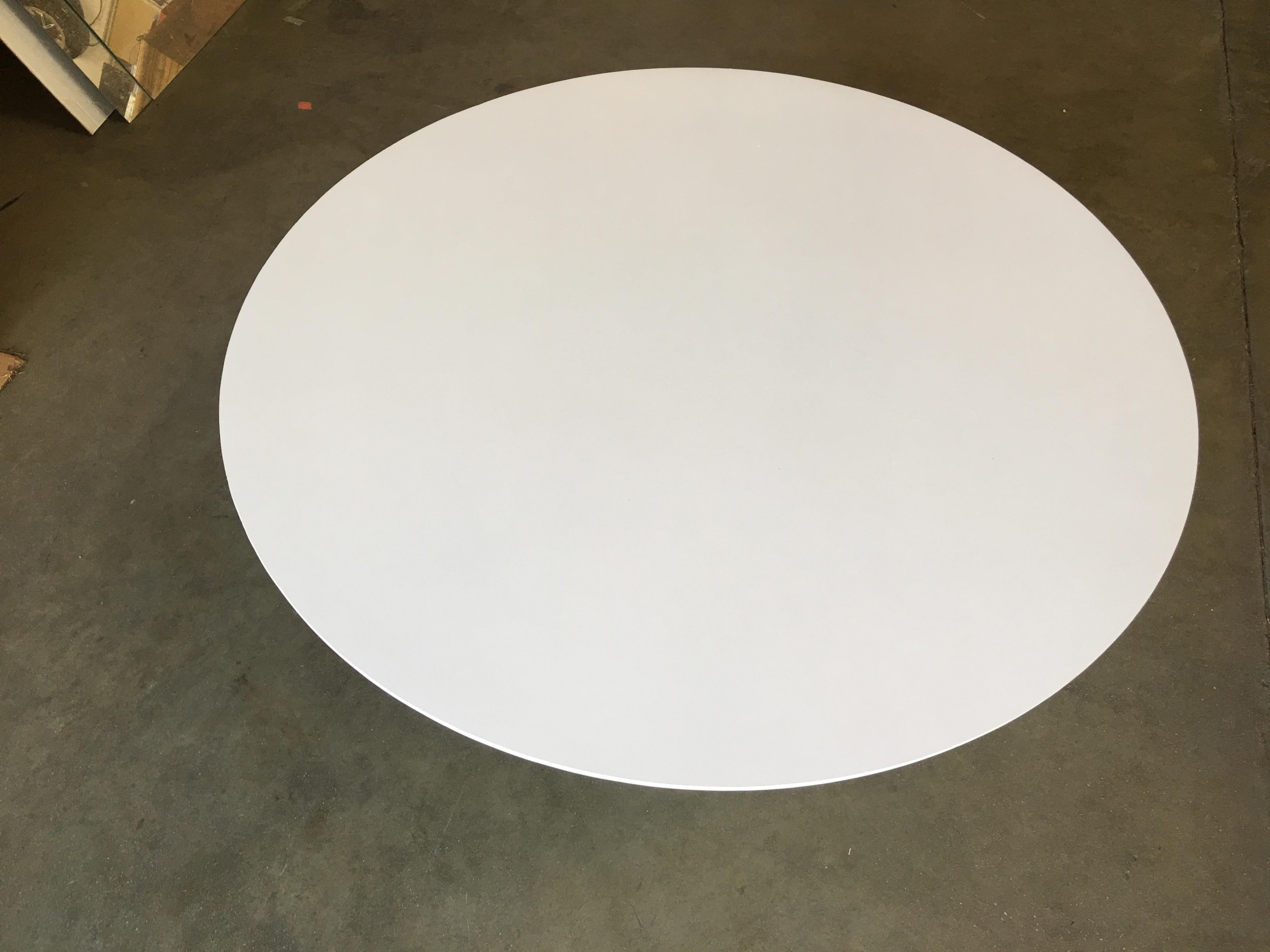 Late 20th Century Round Tulip Coffee Table by Eero Saarinen for Knoll, Circa 1970s