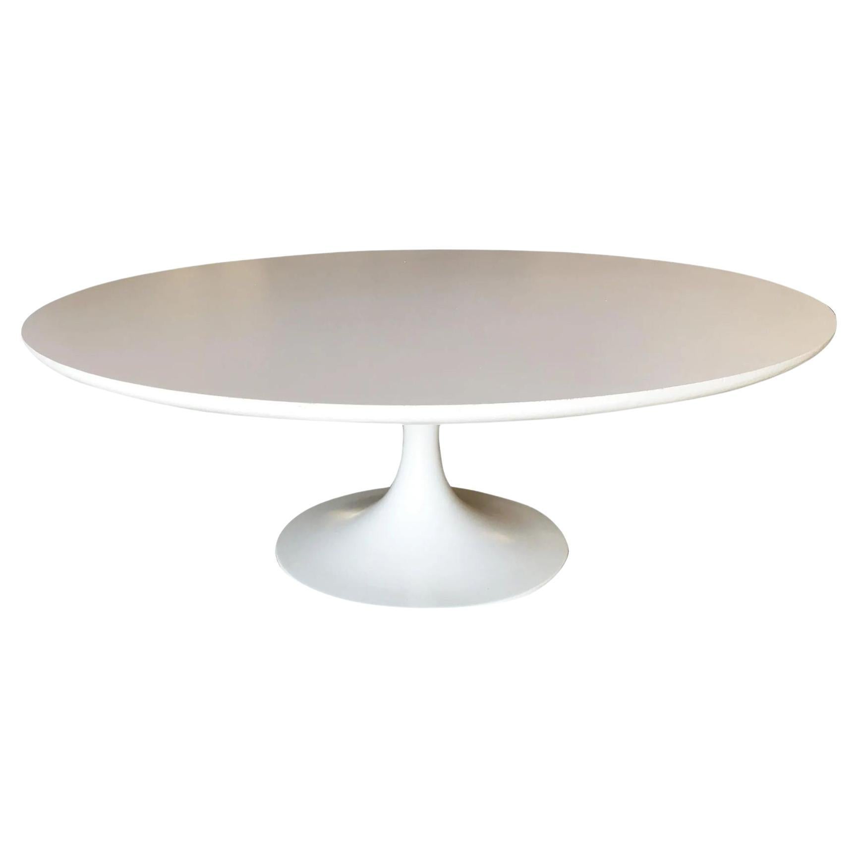 Round 42" Tulip Coffee Table by Eero Saarinen for Knoll For Sale