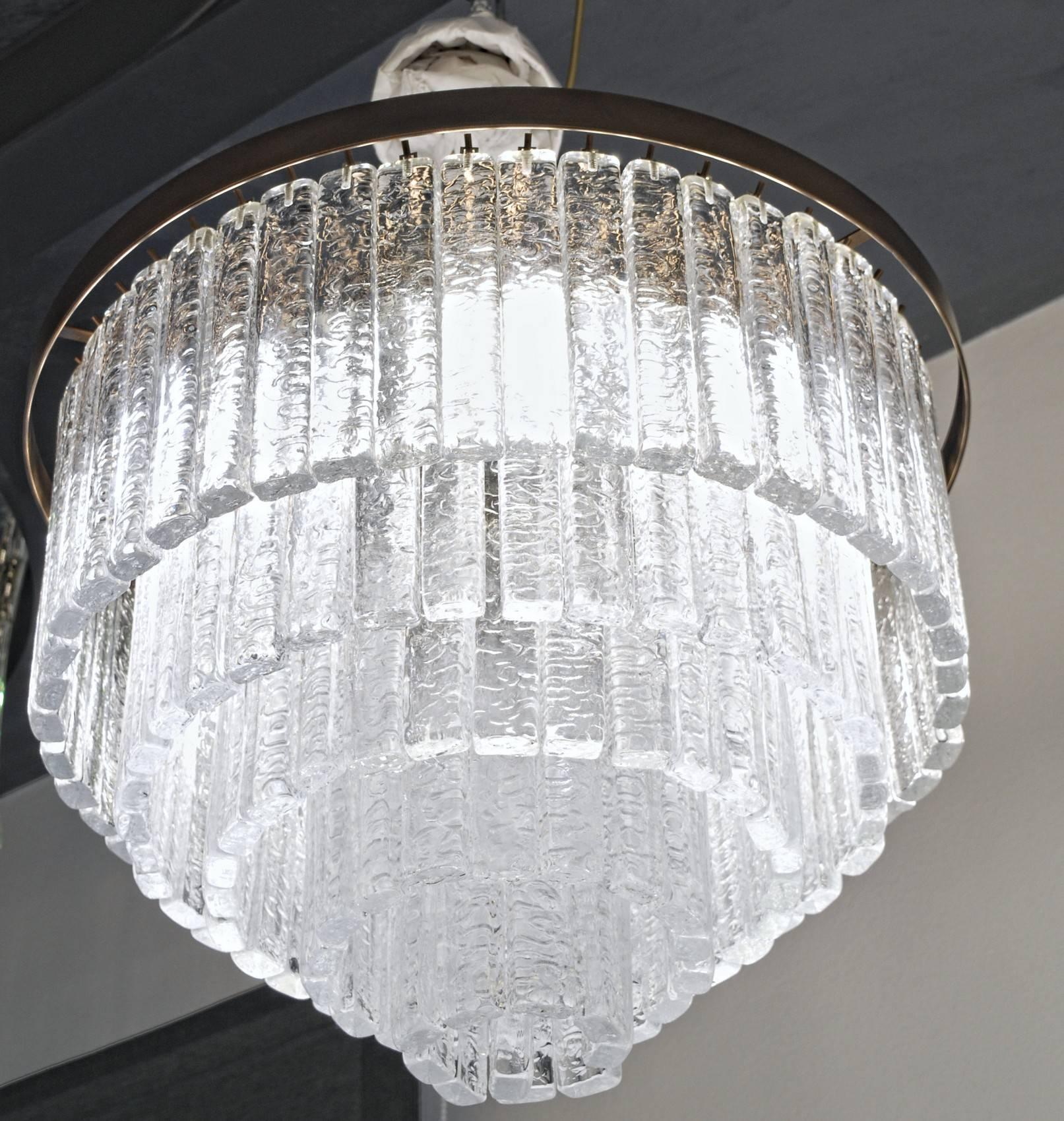 20th Century Round 5+1 Tiers Chandelier, Murano, Clear Glass 1990s, Bronze Finish Metal Ring
