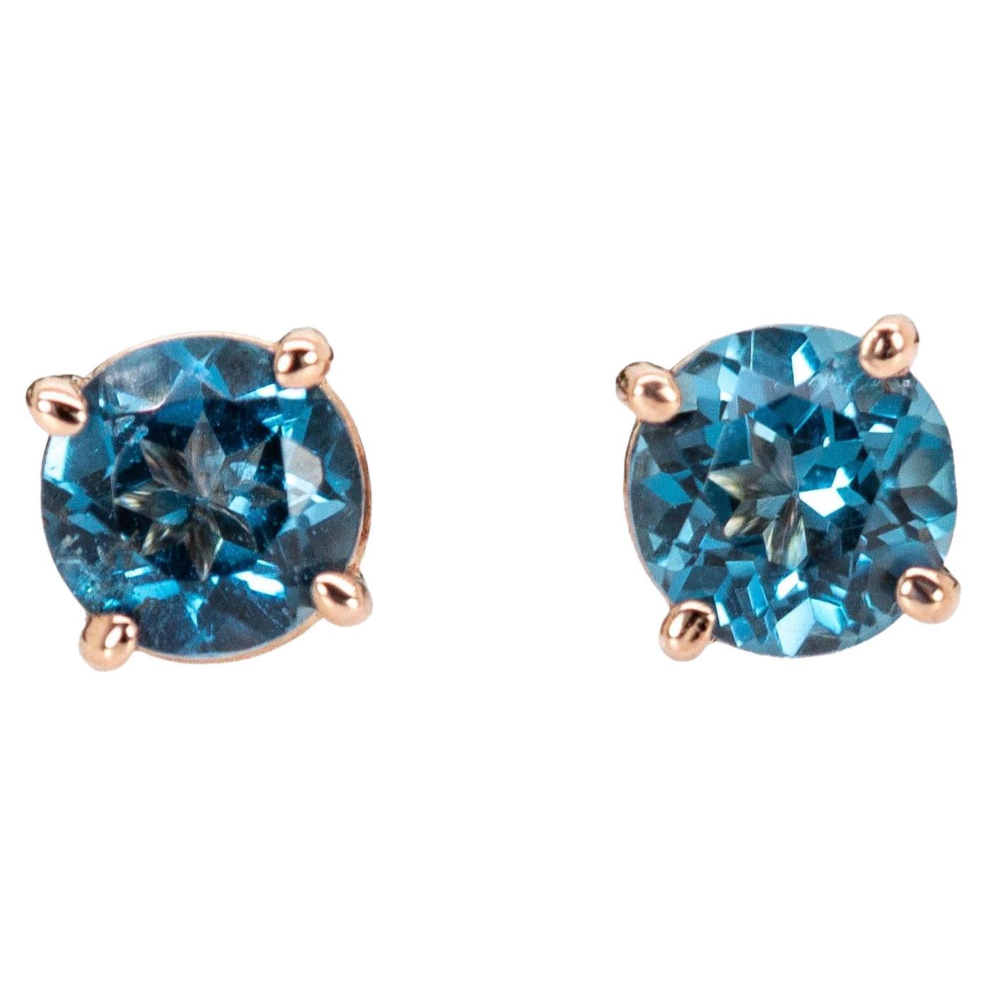 Runder 5 mm brasilianischer Blautopas mit Solitär aus massivem 14-karätigem Roségold