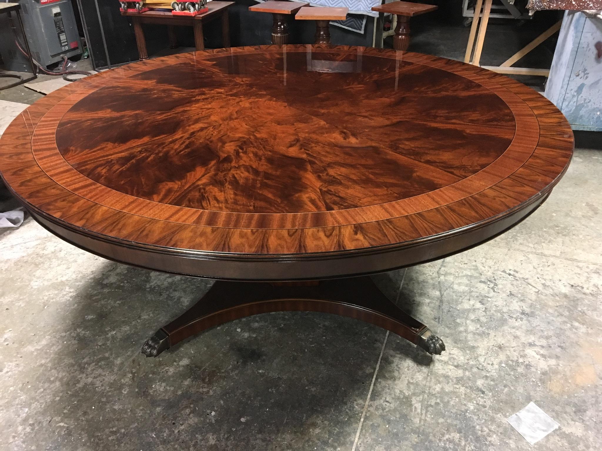 Round 6 Ft. Mahogany Transitional Regency Style Dining Table by Leighton Hall In New Condition In Suwanee, GA