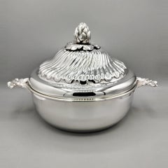 Round 800 silver vegetable dish with handles, torchon lid and "artichoke" knob