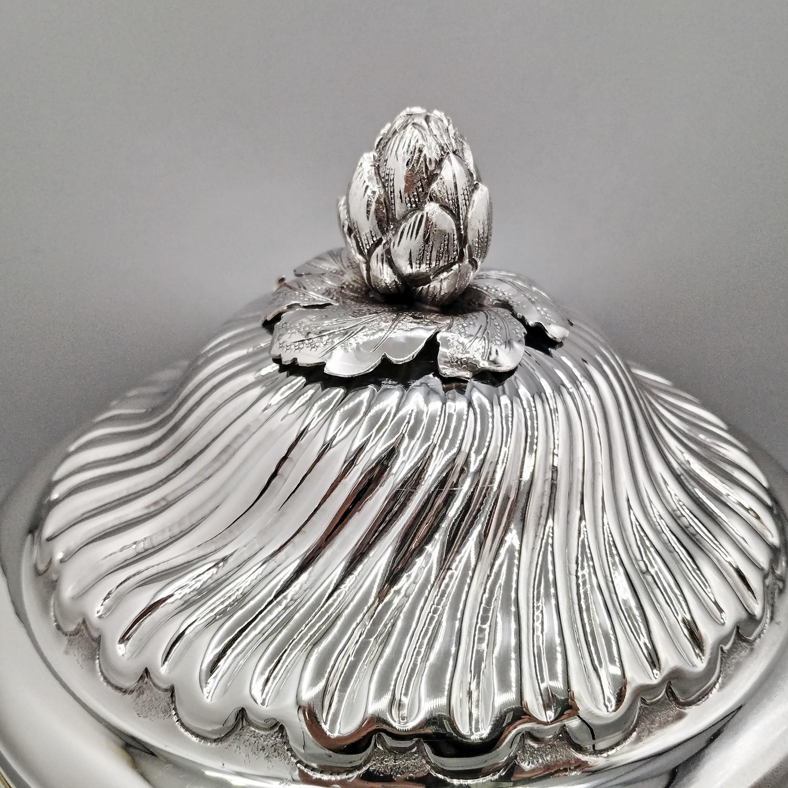Italian Round 800 silver vegetable dish with handles, torchon lid and 