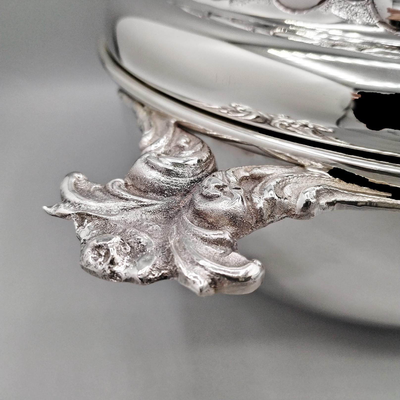 Round 800 silver vegetable dish with handles, torchon lid and 