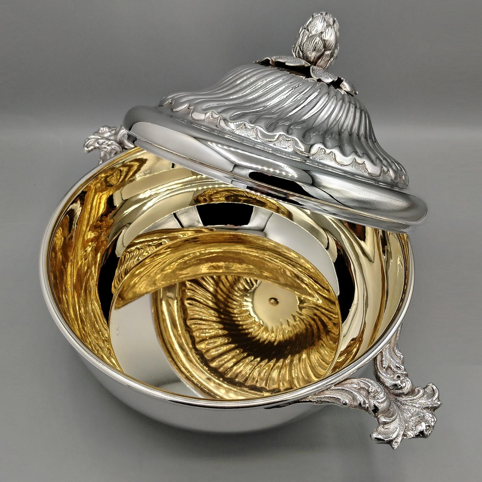 Round 800 silver vegetable dish with handles, torchon lid and 