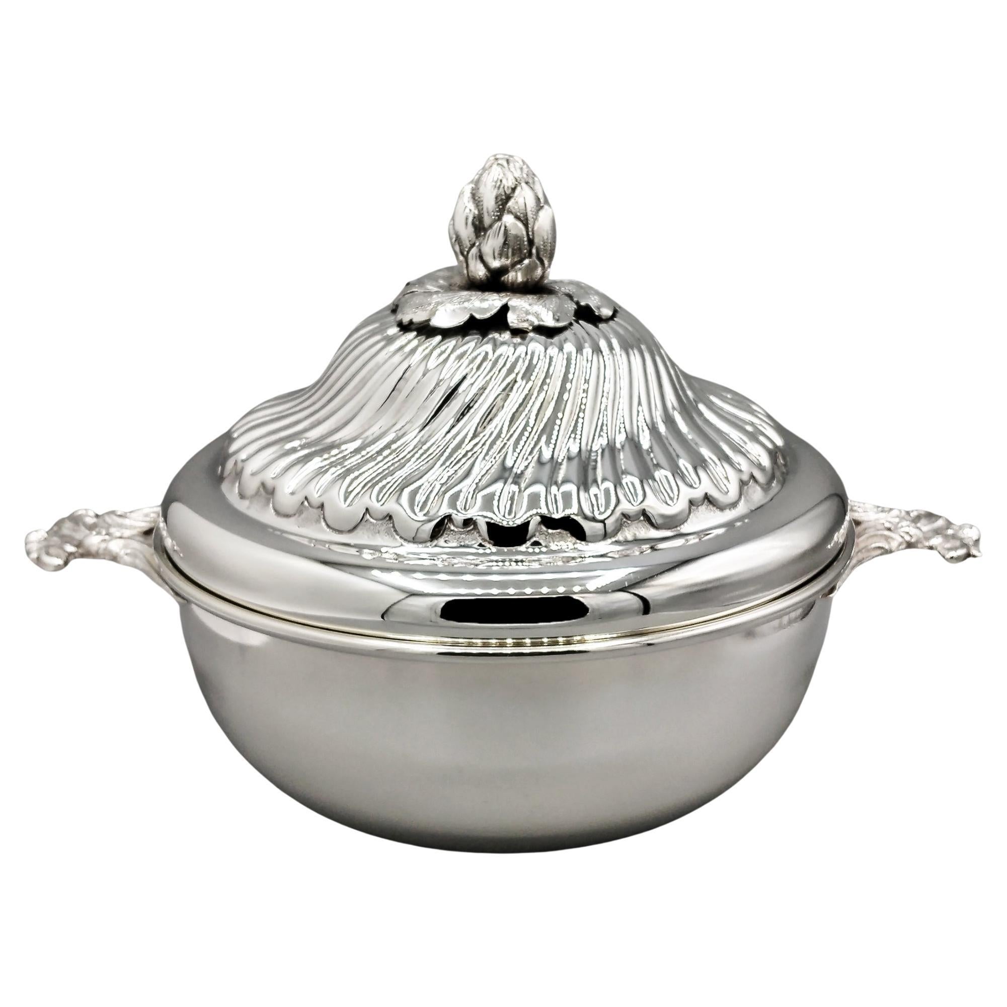 Round 800 silver vegetable dish with handles, torchon lid and "artichoke" knob in vendita