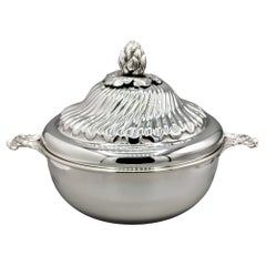 Round 800 silver vegetable dish with handles, torchon lid and "artichoke" knob