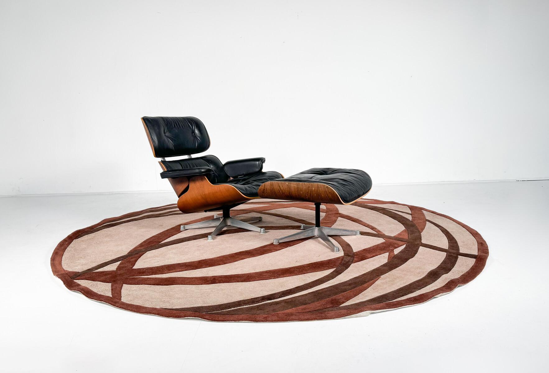 Late 20th Century Round Abstract Rug, 1970s