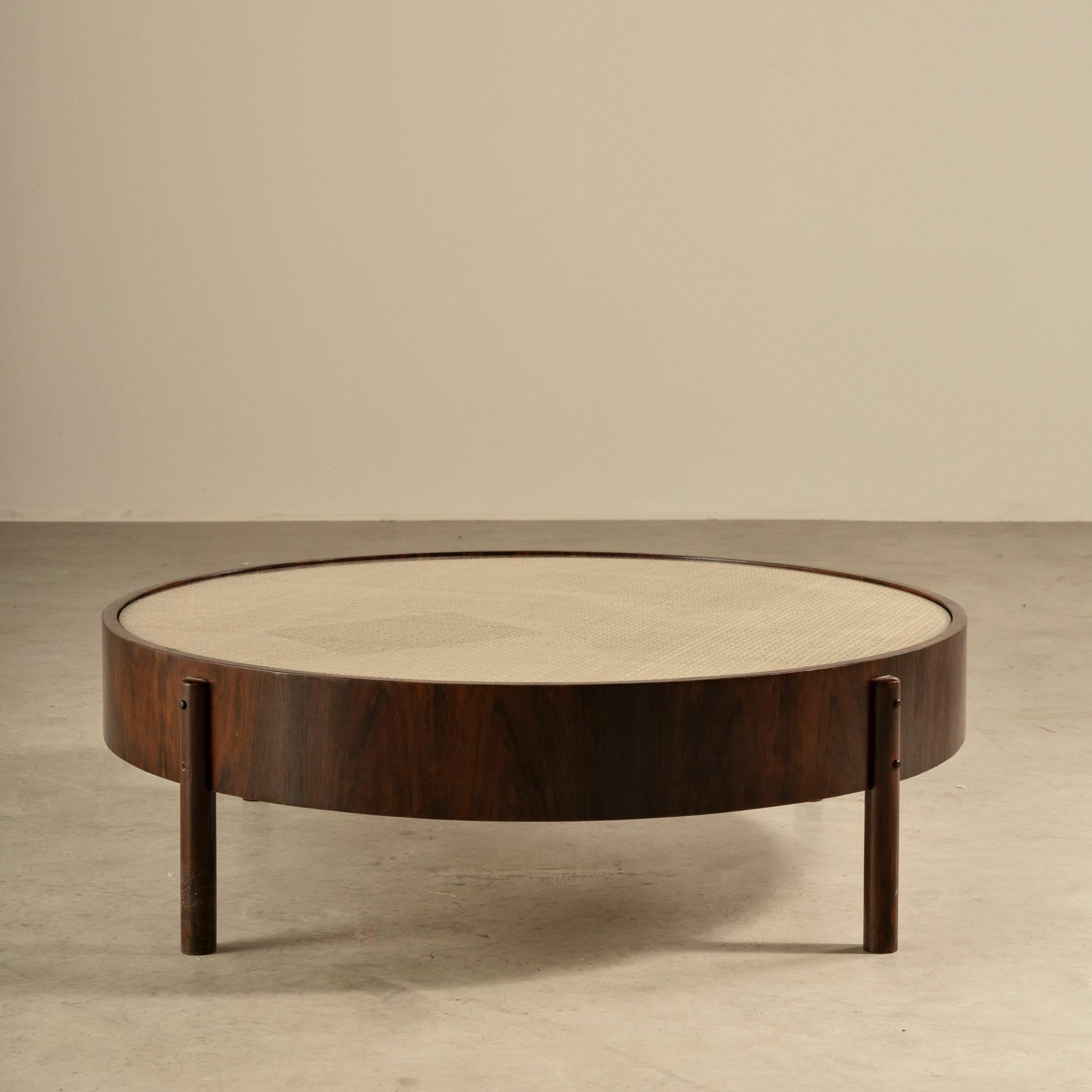 The Adi table is a truly stunning piece, expertly crafted to evoke the spirit of Brazilian midcentury design. The simple lines and minimalistic design give this table a timeless quality that will look beautiful in any decor. What really sets the Adi