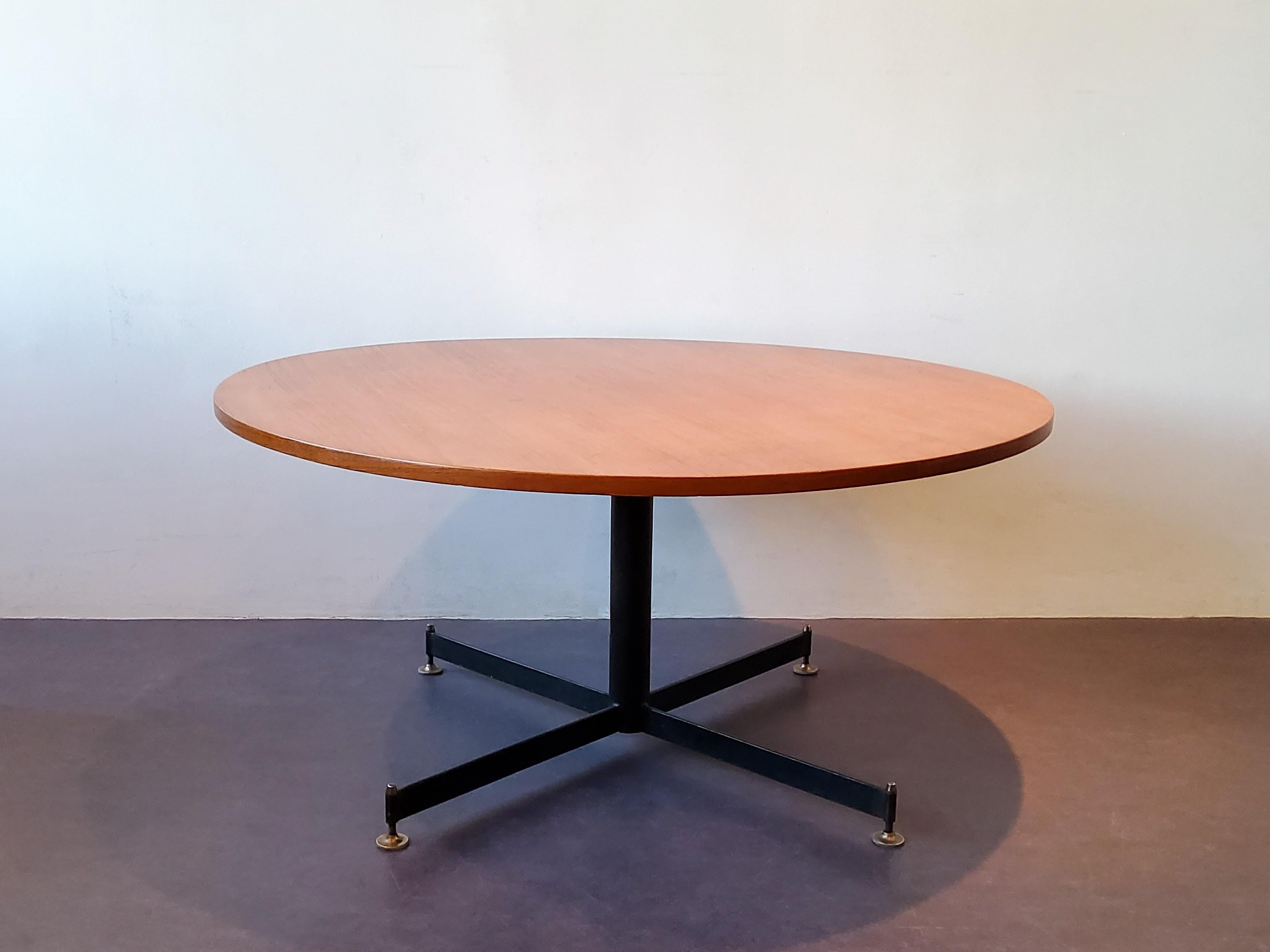 Mid-Century Modern Round Adjustable Dining or Coffee Table, Italy, 1950's