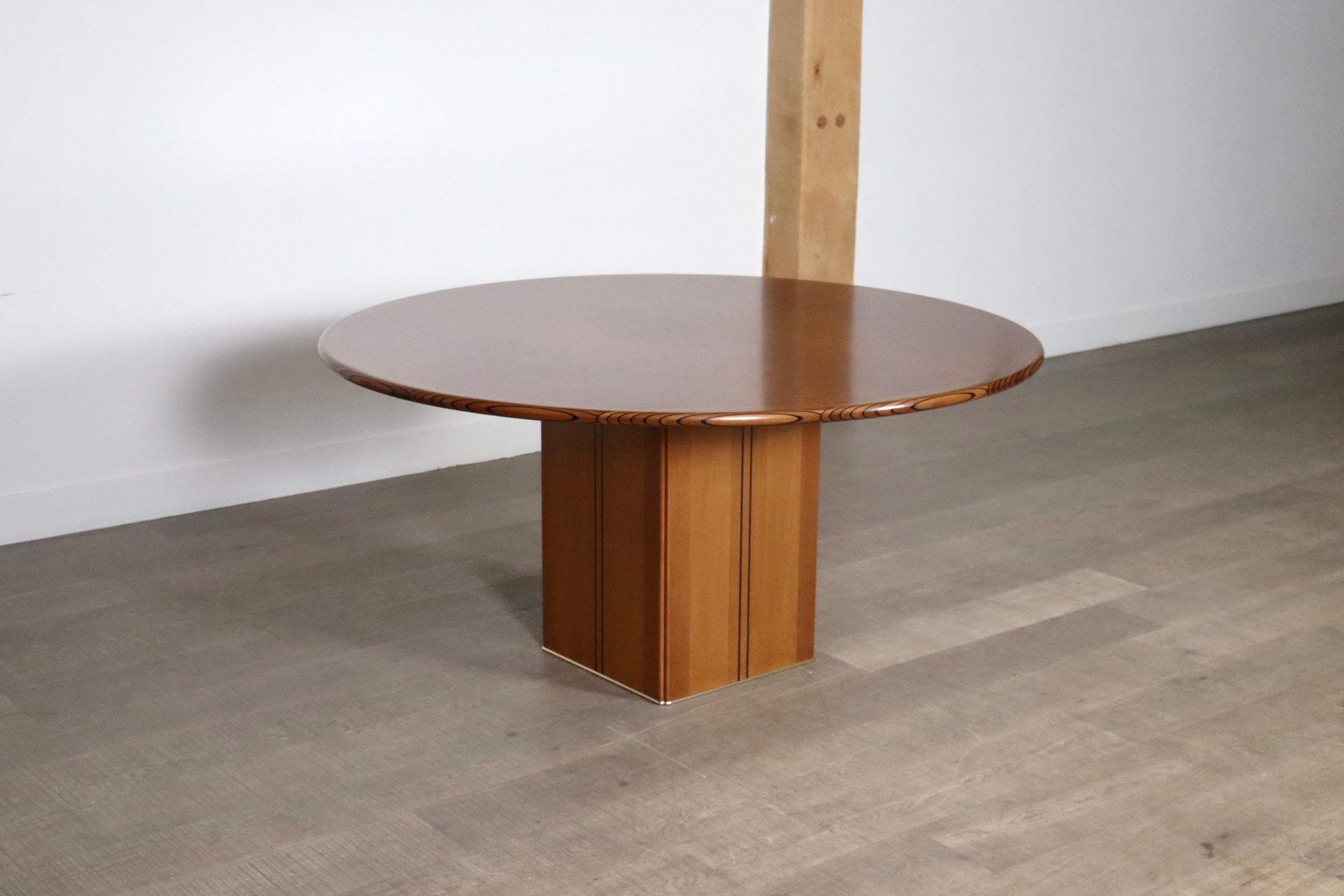 Mesa de comedor redonda 