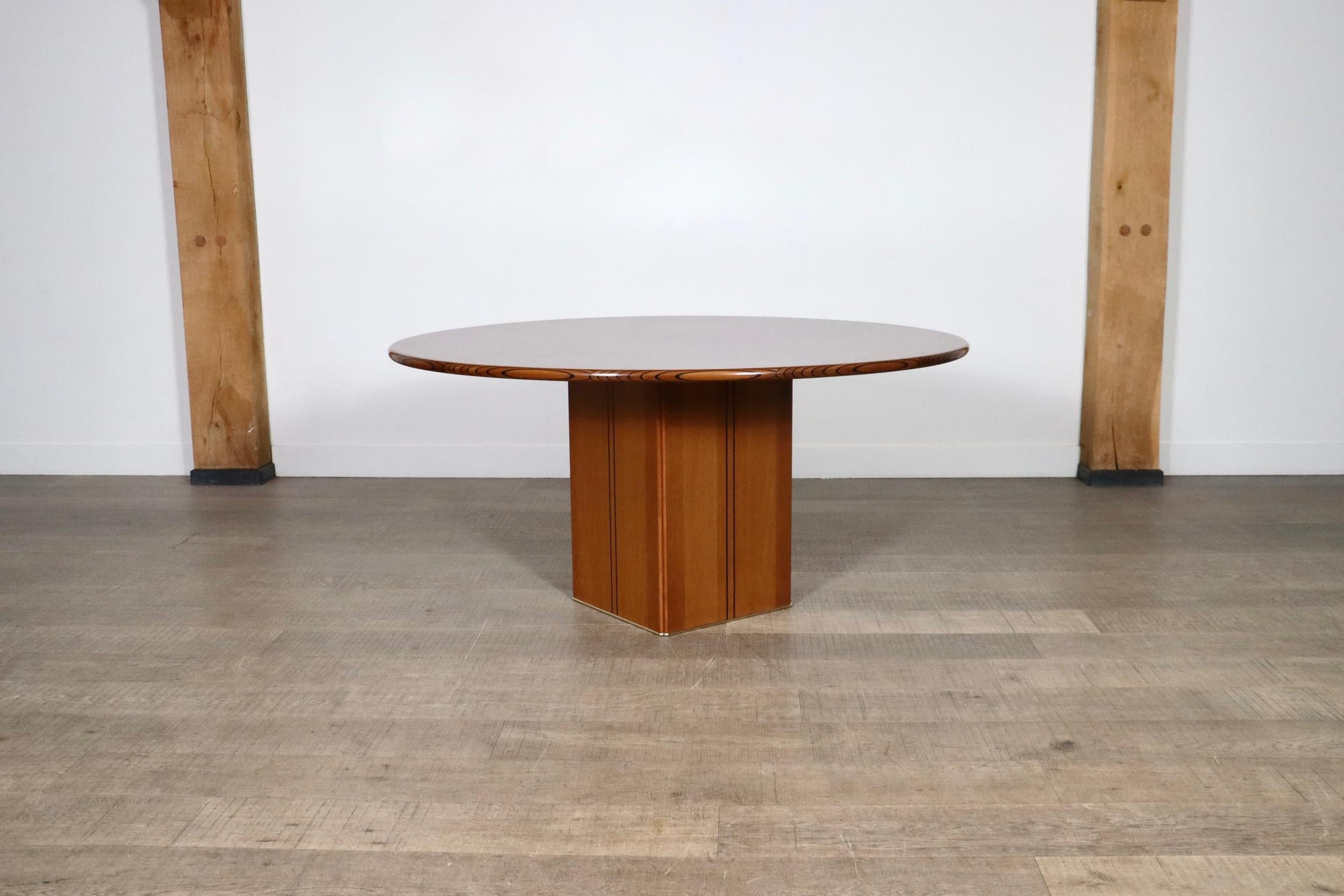 Mesa de comedor redonda 