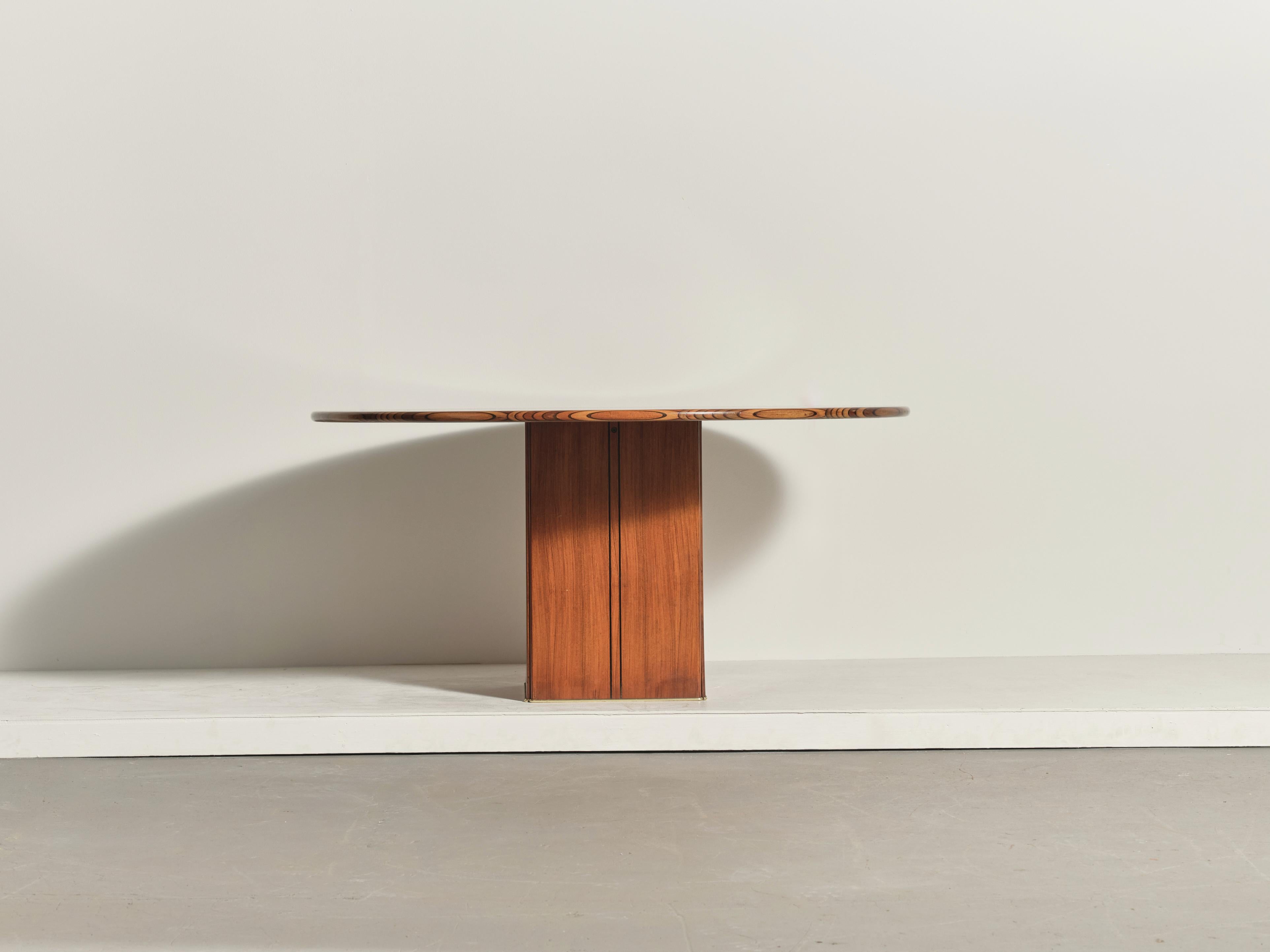 Mid-Century Modern Table ronde d'Afrique par Afra & Tobia Scarpa, Série Maxalto Artona, Italie, années 1970 en vente