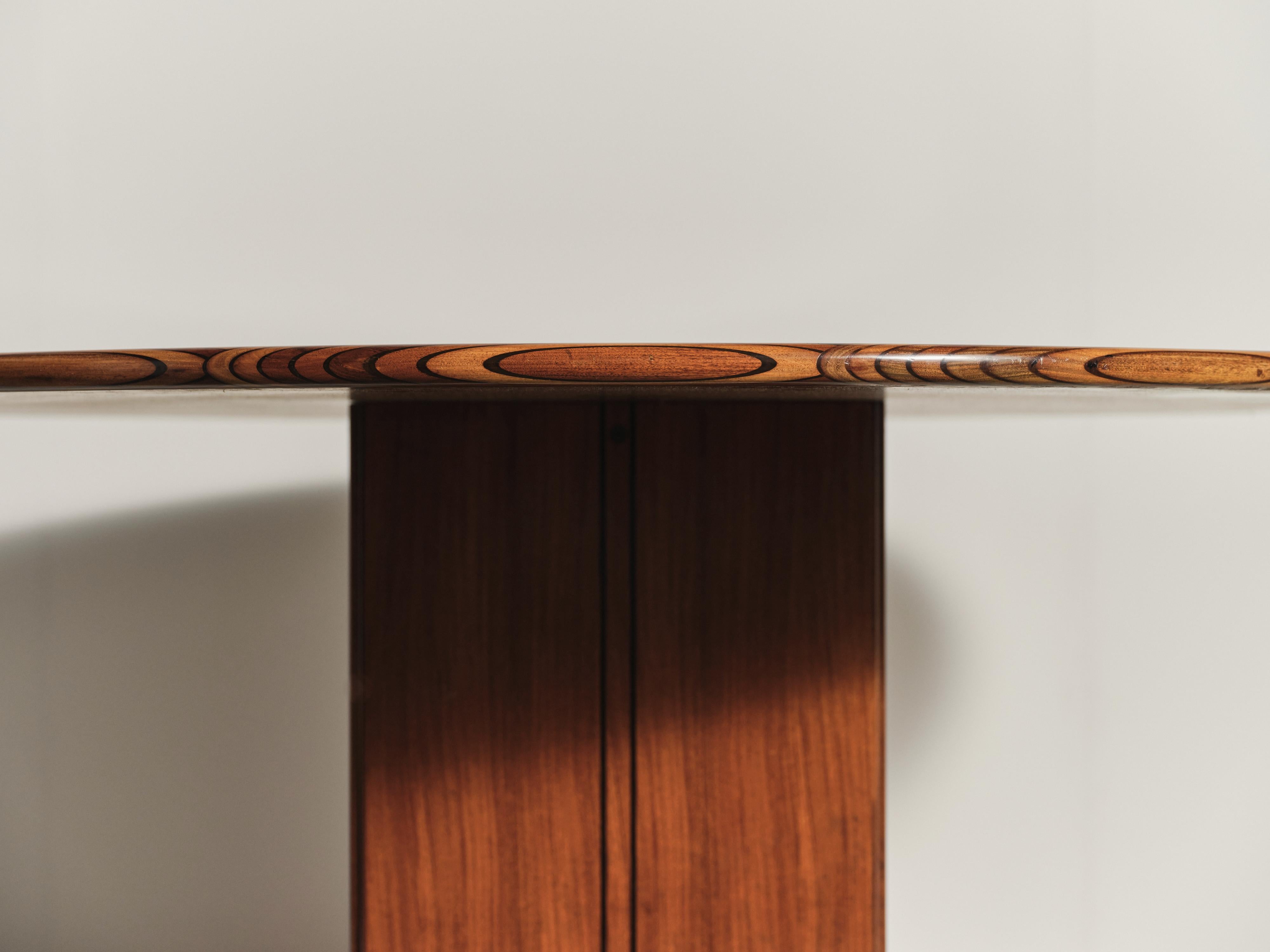 Noyer Table ronde d'Afrique par Afra & Tobia Scarpa, Série Maxalto Artona, Italie, années 1970 en vente