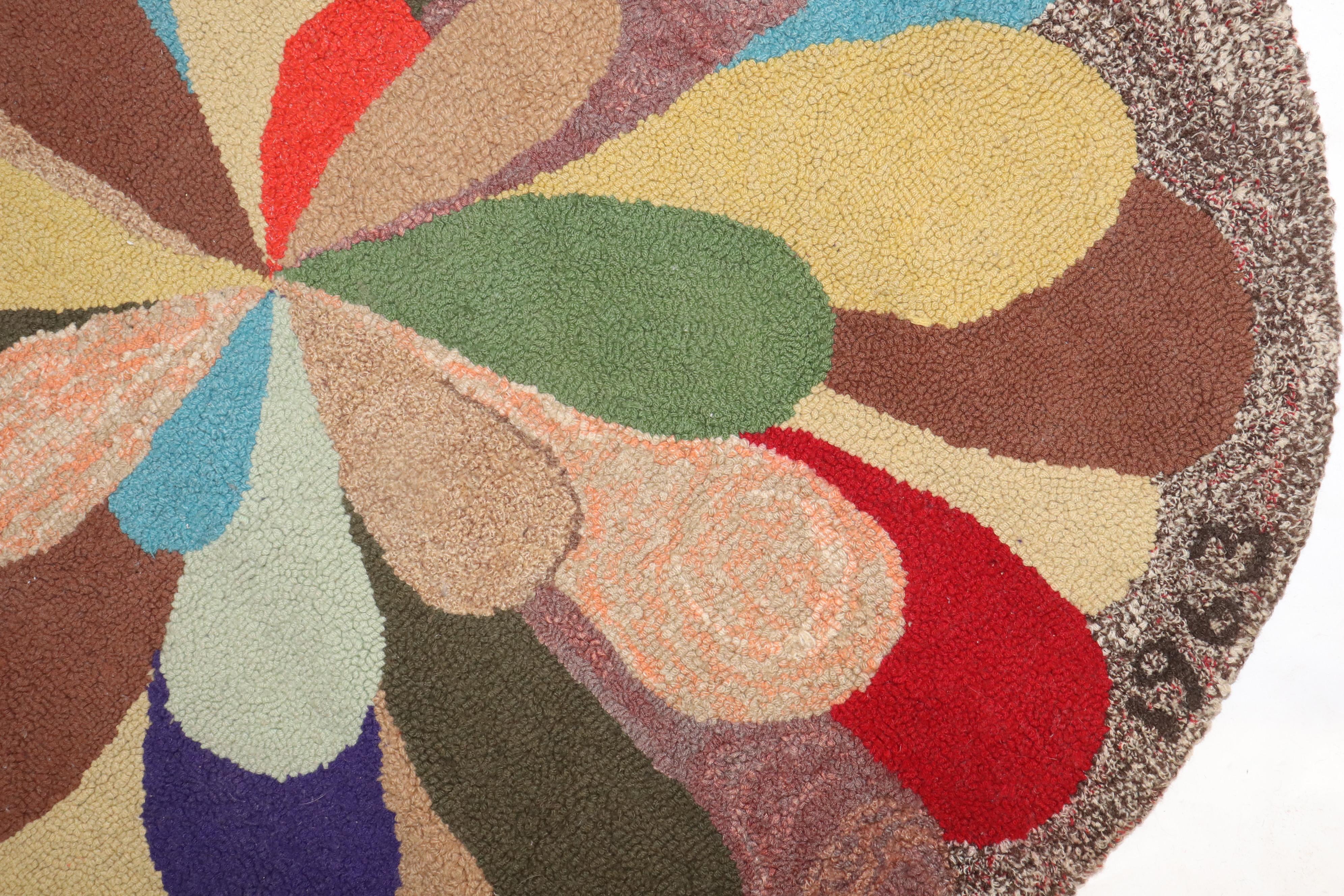 round hooked rug
