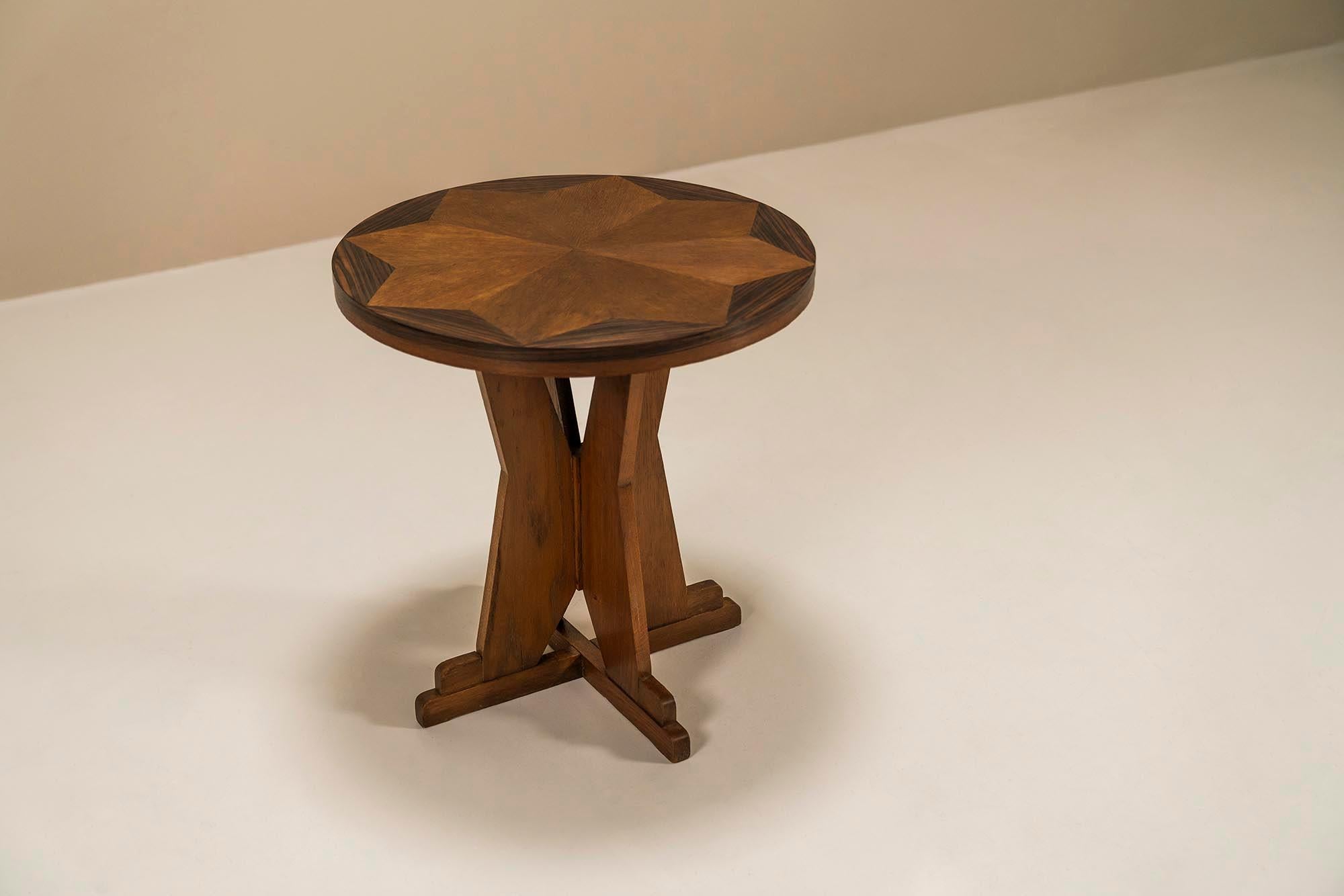 Round Amsterdam School Side Table In Oak And Ebony, Netherlands 1930s In Good Condition In Hellouw, NL