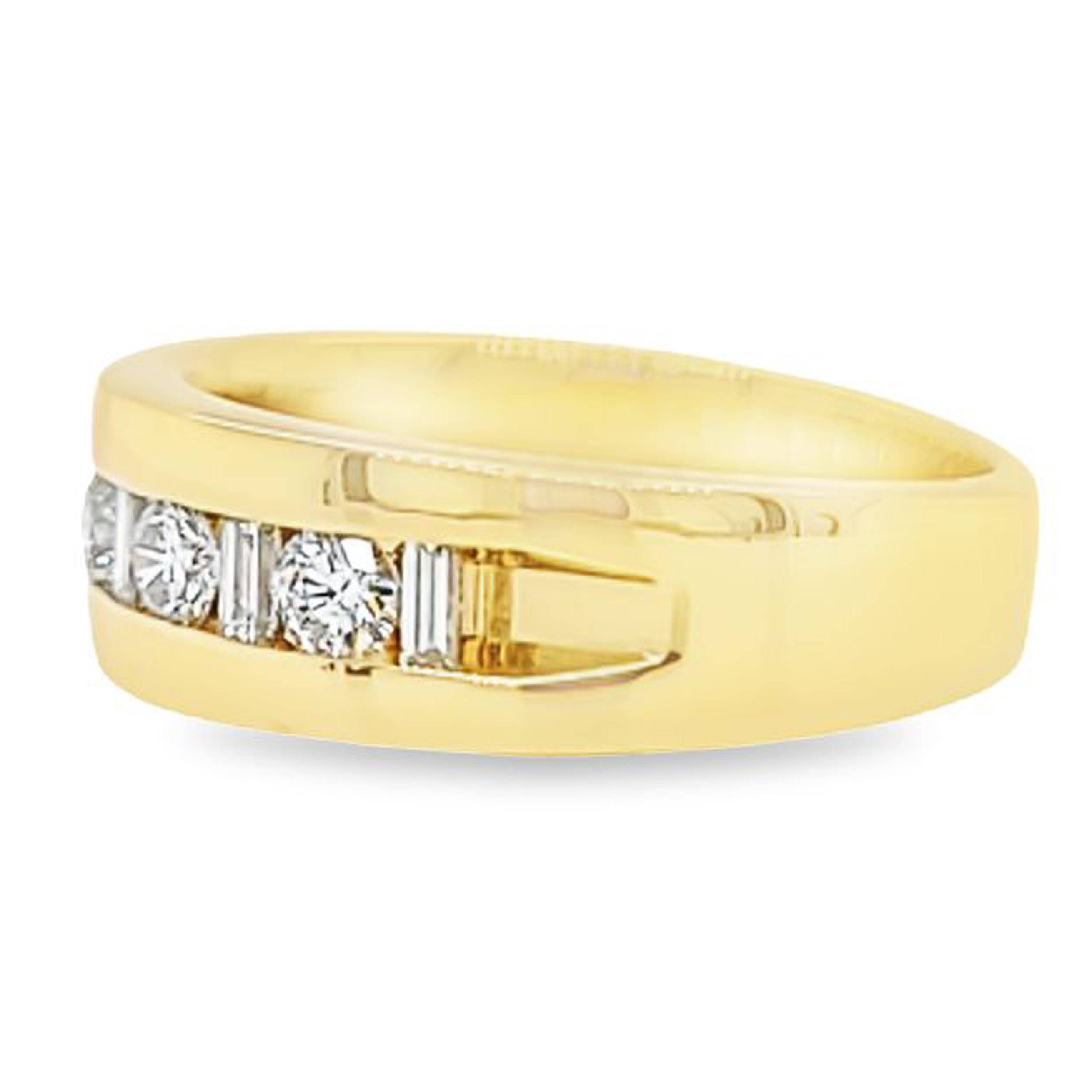 Round and Baguette Cut Diamond Channel Band In Good Condition For Sale In Coral Gables, FL