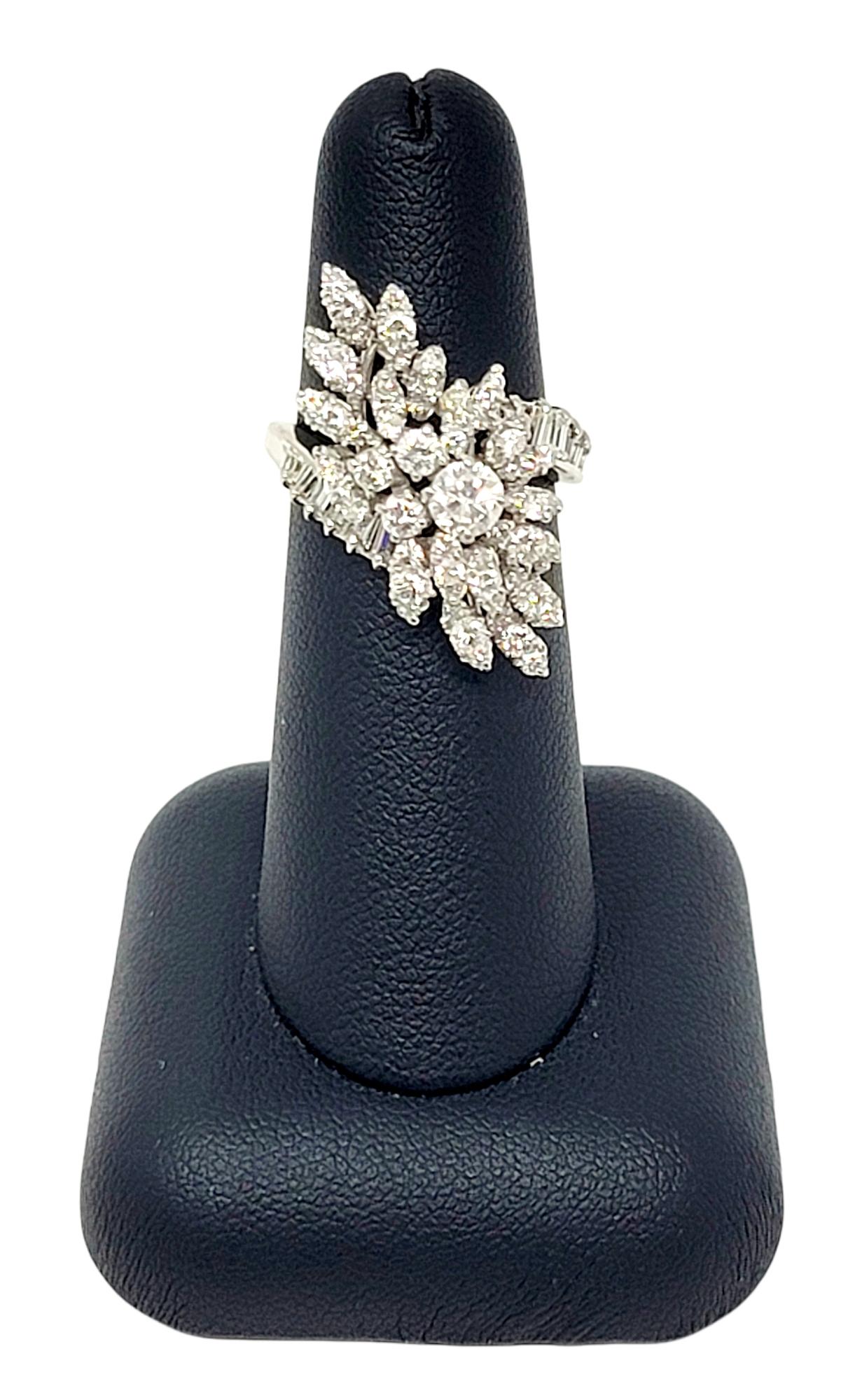 Runder und Baguette-Diamant Diagonal Sprüh-Cocktailring 14 Karat Weißgold 2