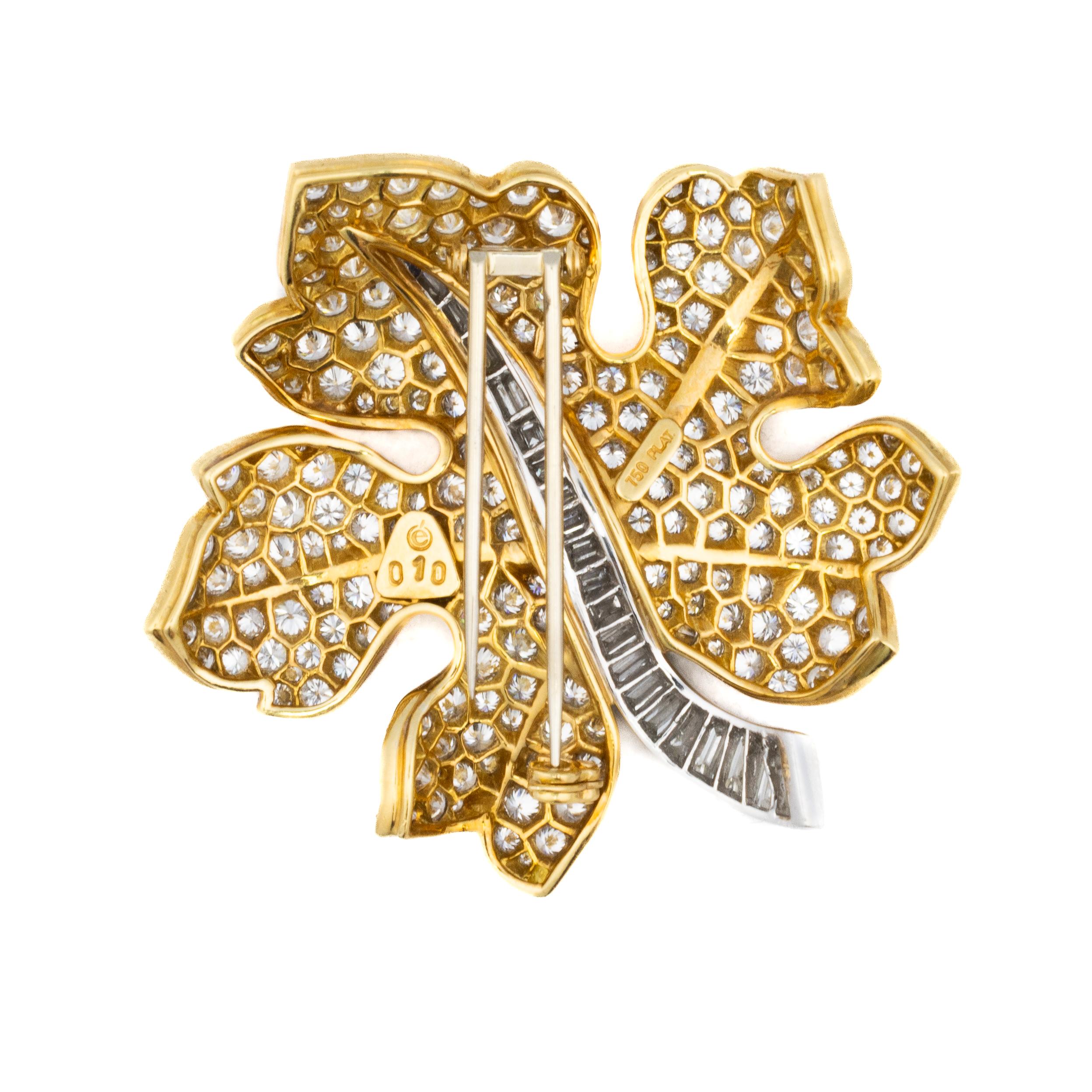 Runde und Baguette-Diamant-Blatt-Brosche (Retro) im Angebot