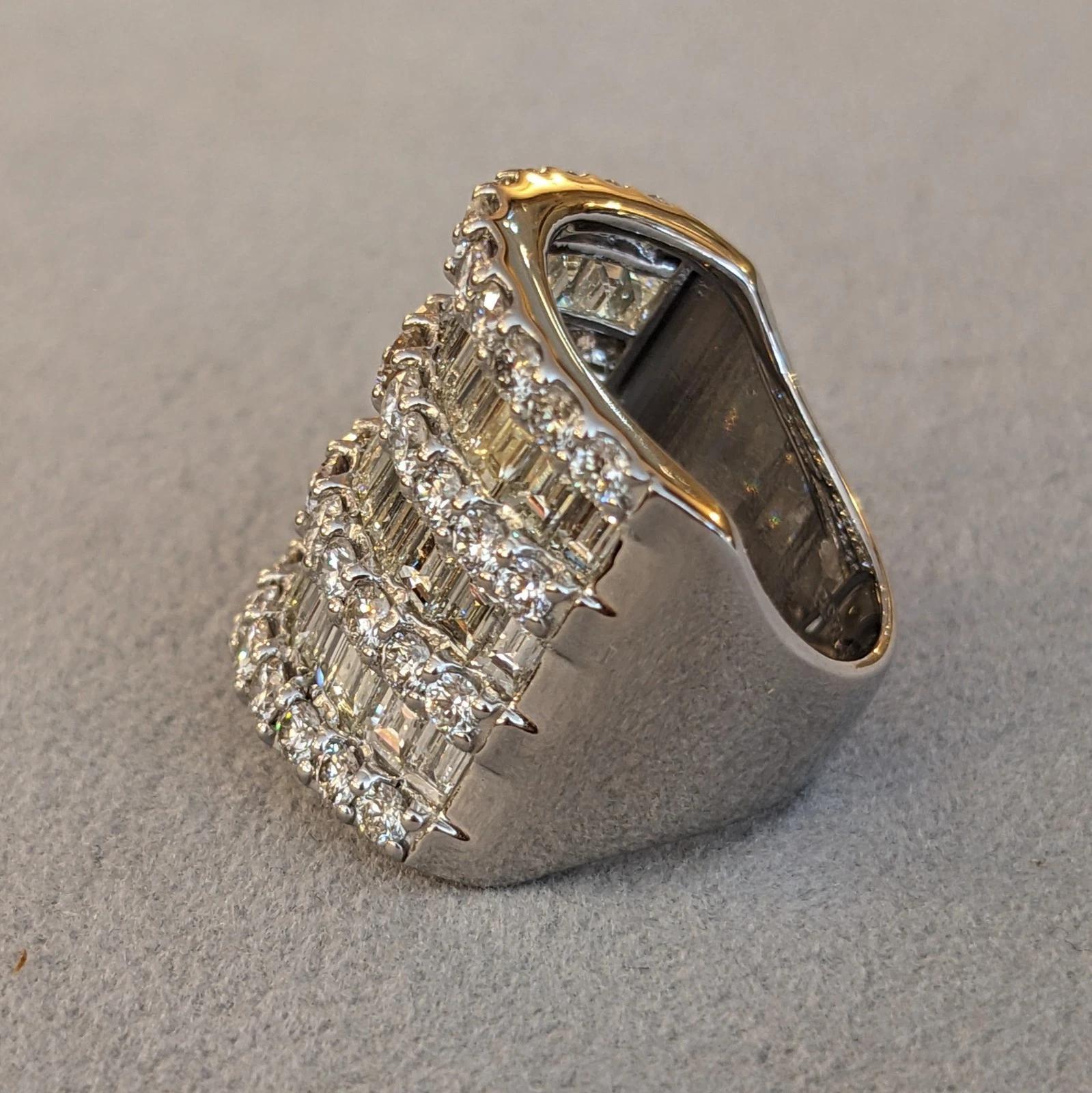 Round and Baguette Diamond Wide Band Ring 5.00 cttw in Platinum Pour femmes en vente