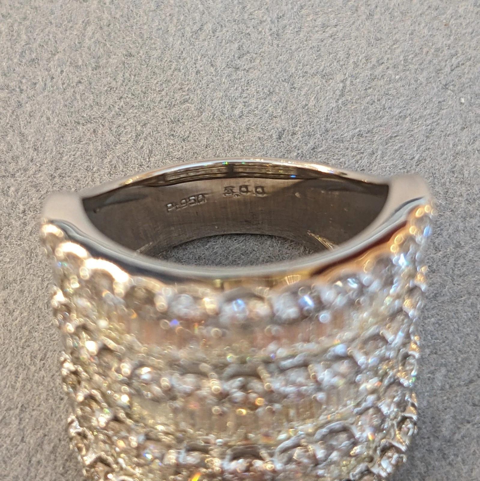 Round and Baguette Diamond Wide Band Ring 5.00 cttw in Platinum en vente 2