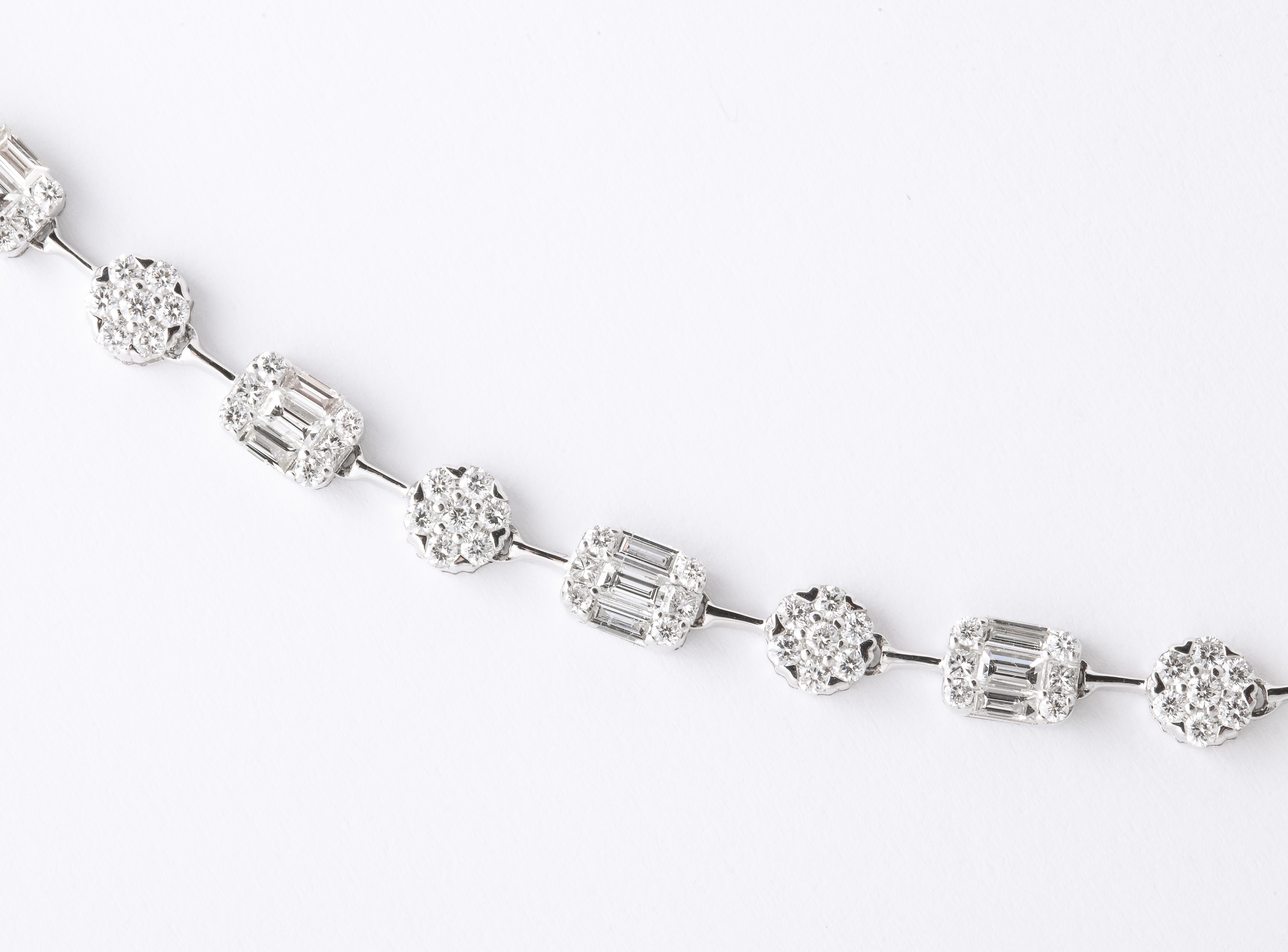 Halskette mit runden und Diamanten im Smaragdschliff in Illusion im Angebot 1