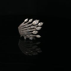 Statement-Ring mit rundem und Marquise-Diamantschliff aus 18 Karat Weißgold, VAE