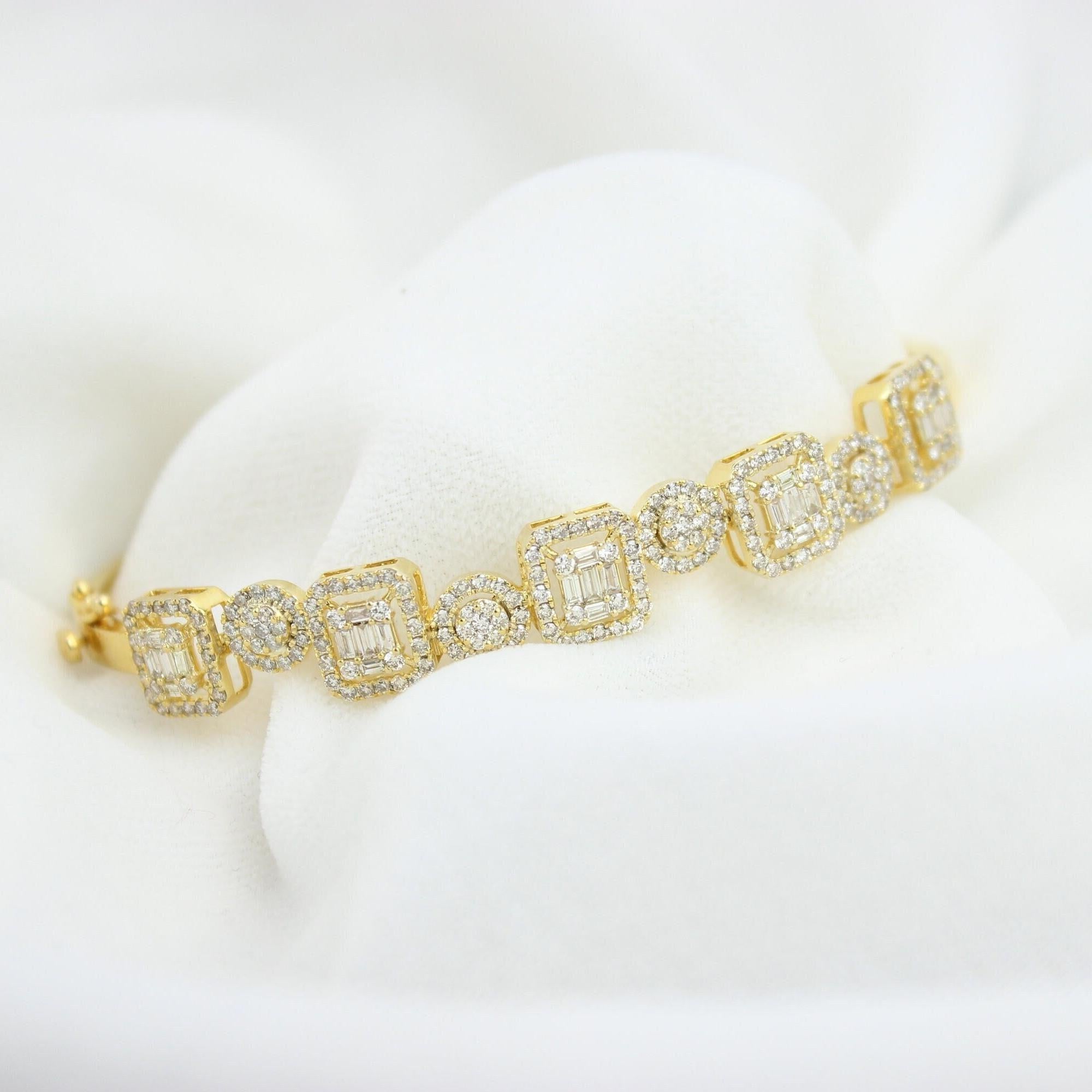Women's Round and Square Halo Set Bracelet in 14K Solid Gold (Certified) For Sale