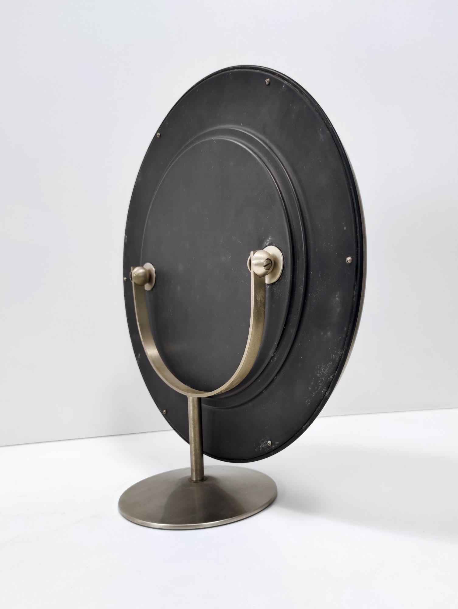 Miroir de coiffeuse rond postmoderne en laiton anodisé attribuable à Sergio Mazza, Italie en vente 2