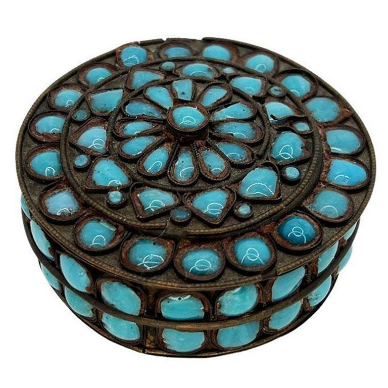 Round Antique Decorative Tibetan Stone Inlaid Box with Lid in Blue In Good Condition In Oklahoma City, OK