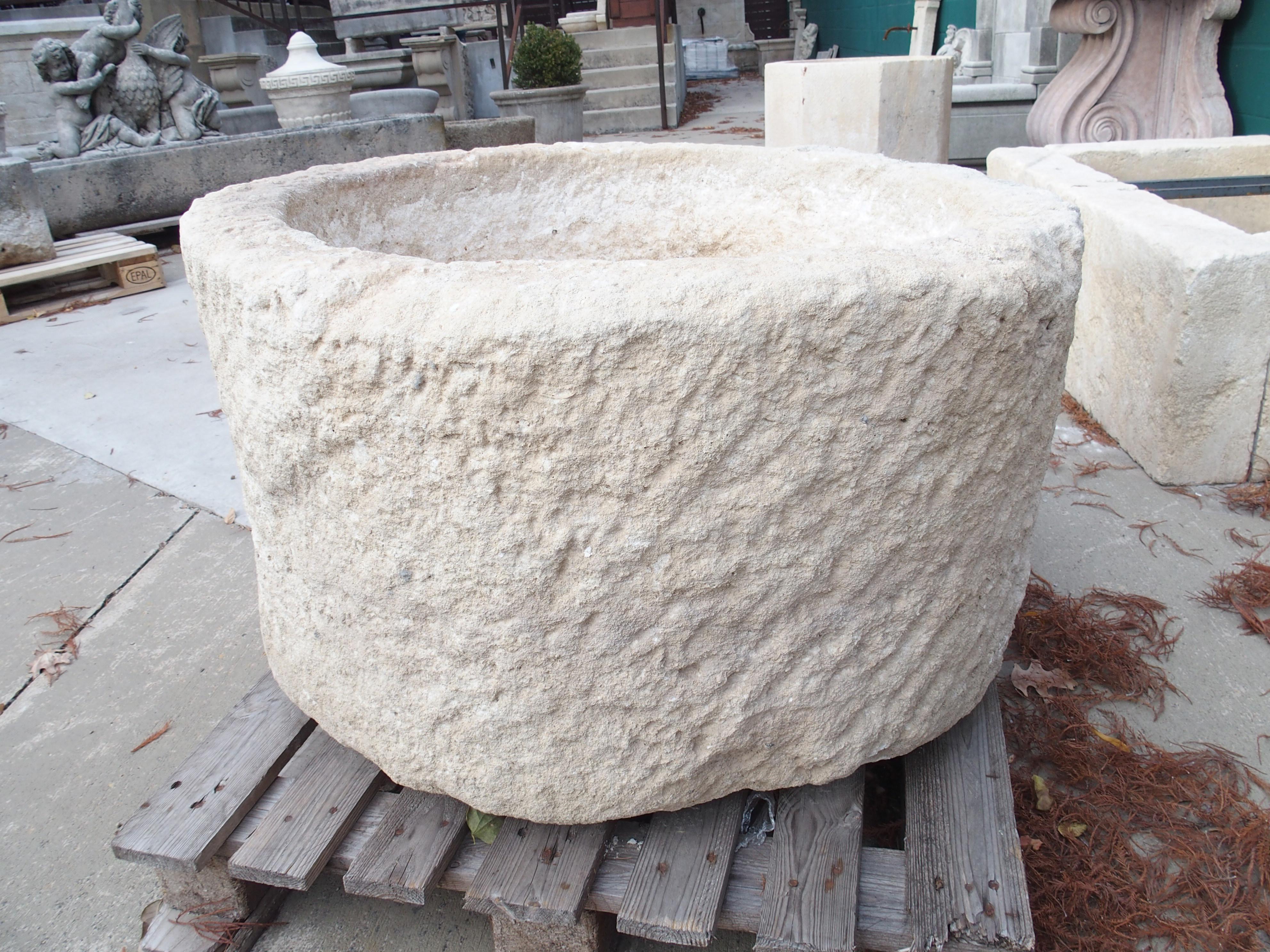 Round Antique Spanish Limestone Trough or Planter, 19th Century In Good Condition In Dallas, TX