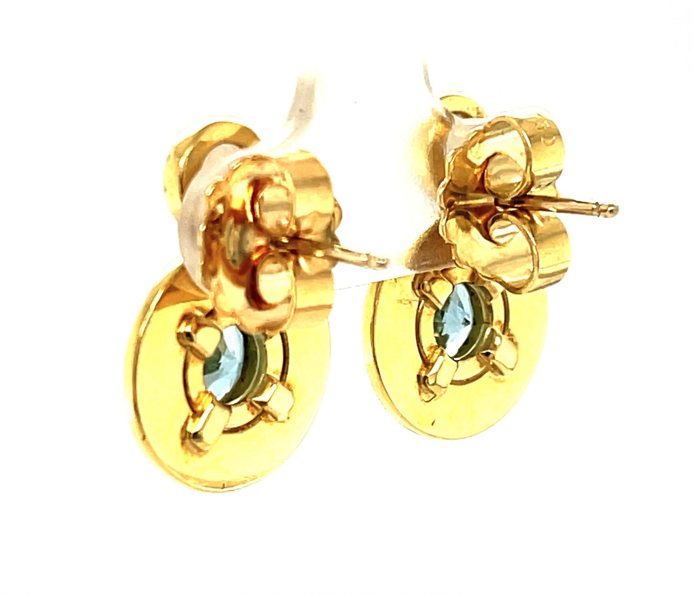 Boucles d'oreilles en or jaune gravées à la main aigue-marine et pierre de lune Unisexe en vente