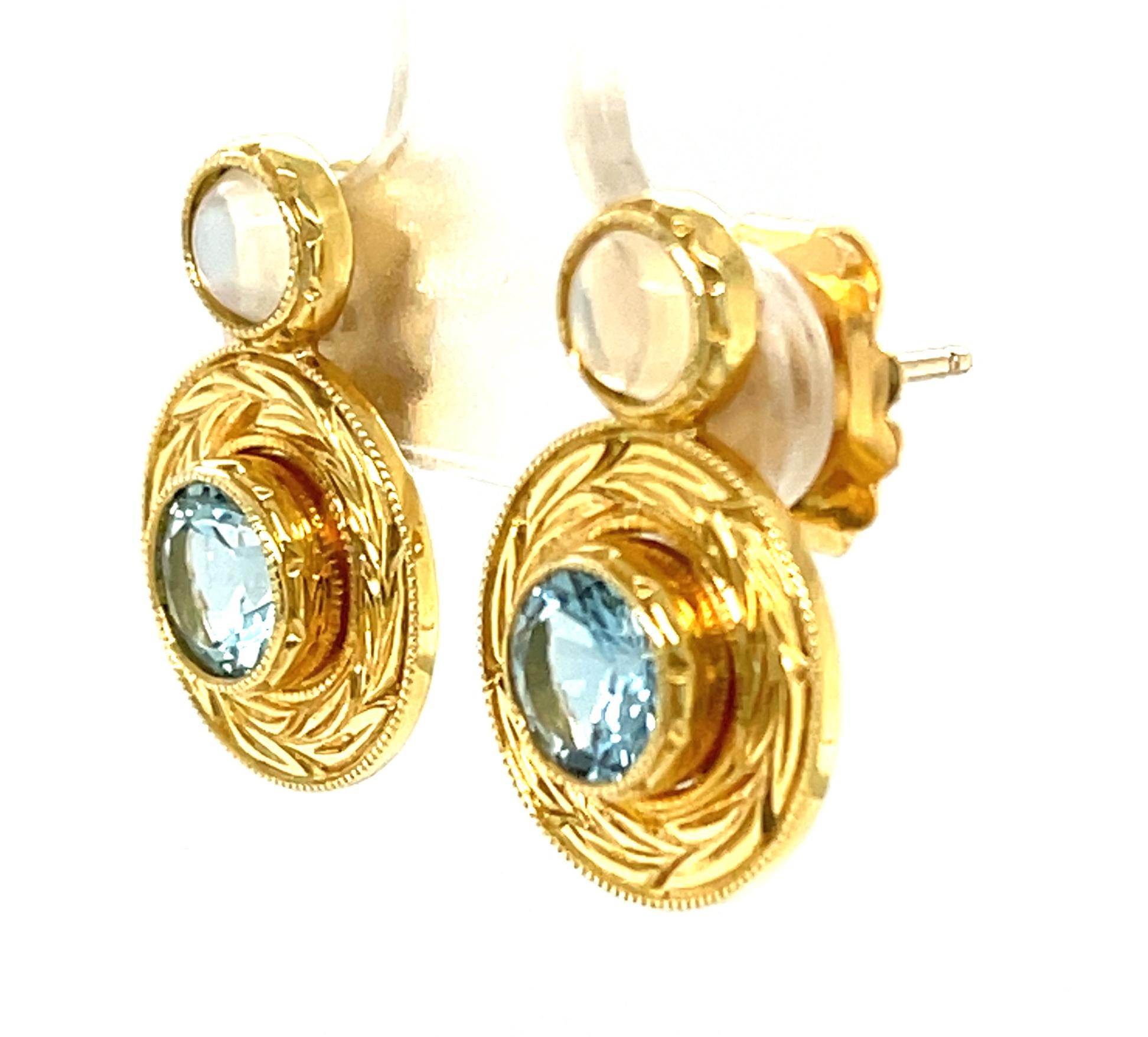 Aquamarine and Moonstone Hand-Engraved Yellow Gold Stud Earrings In New Condition For Sale In Los Angeles, CA