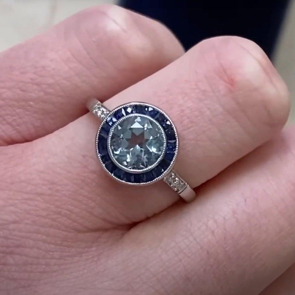 Anello a raggiera con acquamarina e zaffiro (circa 1 carato), platino In condizioni ottime in vendita a New York, NY