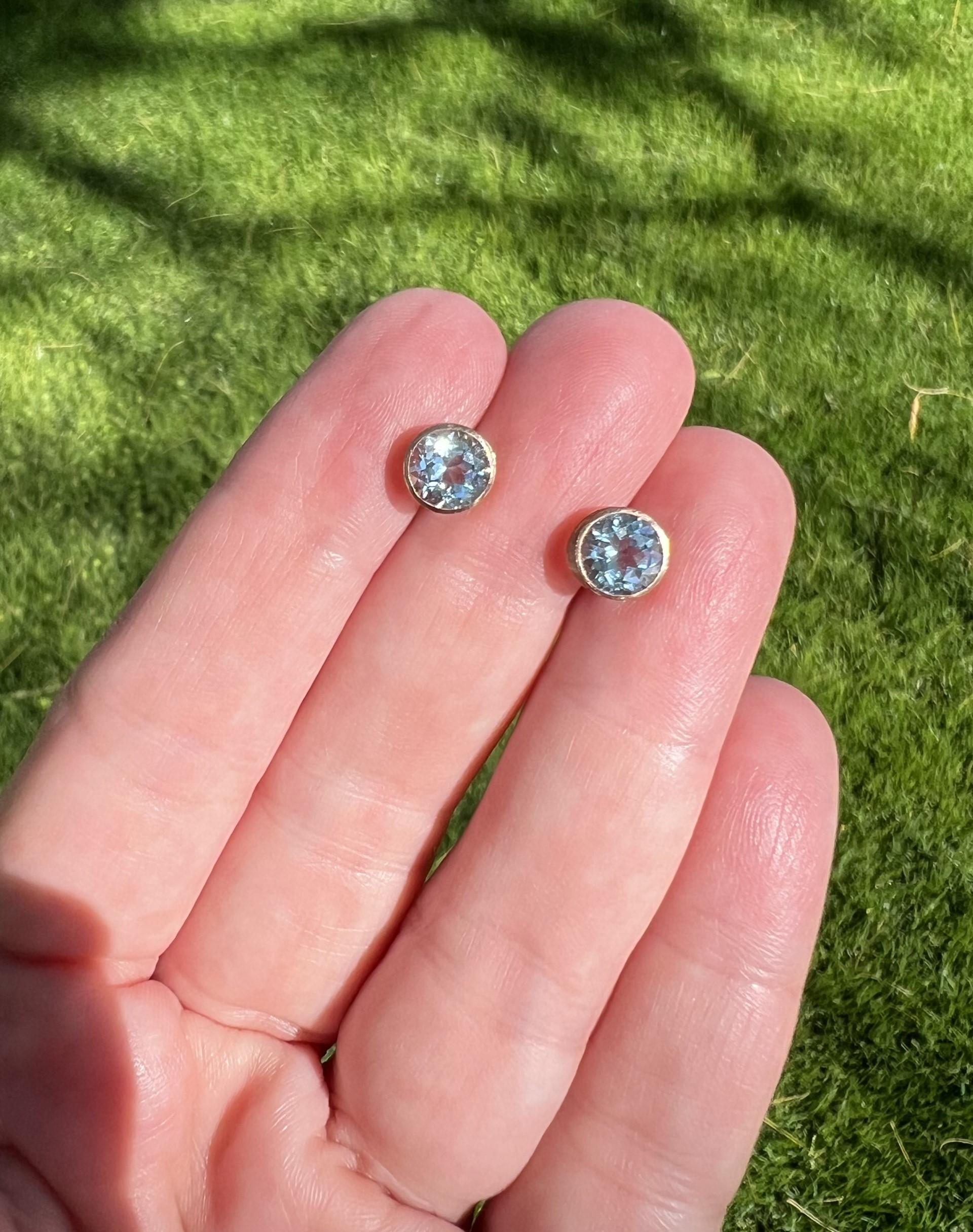 Round Cut Round Aquamarine Stud Earrings in Rose Gold For Sale