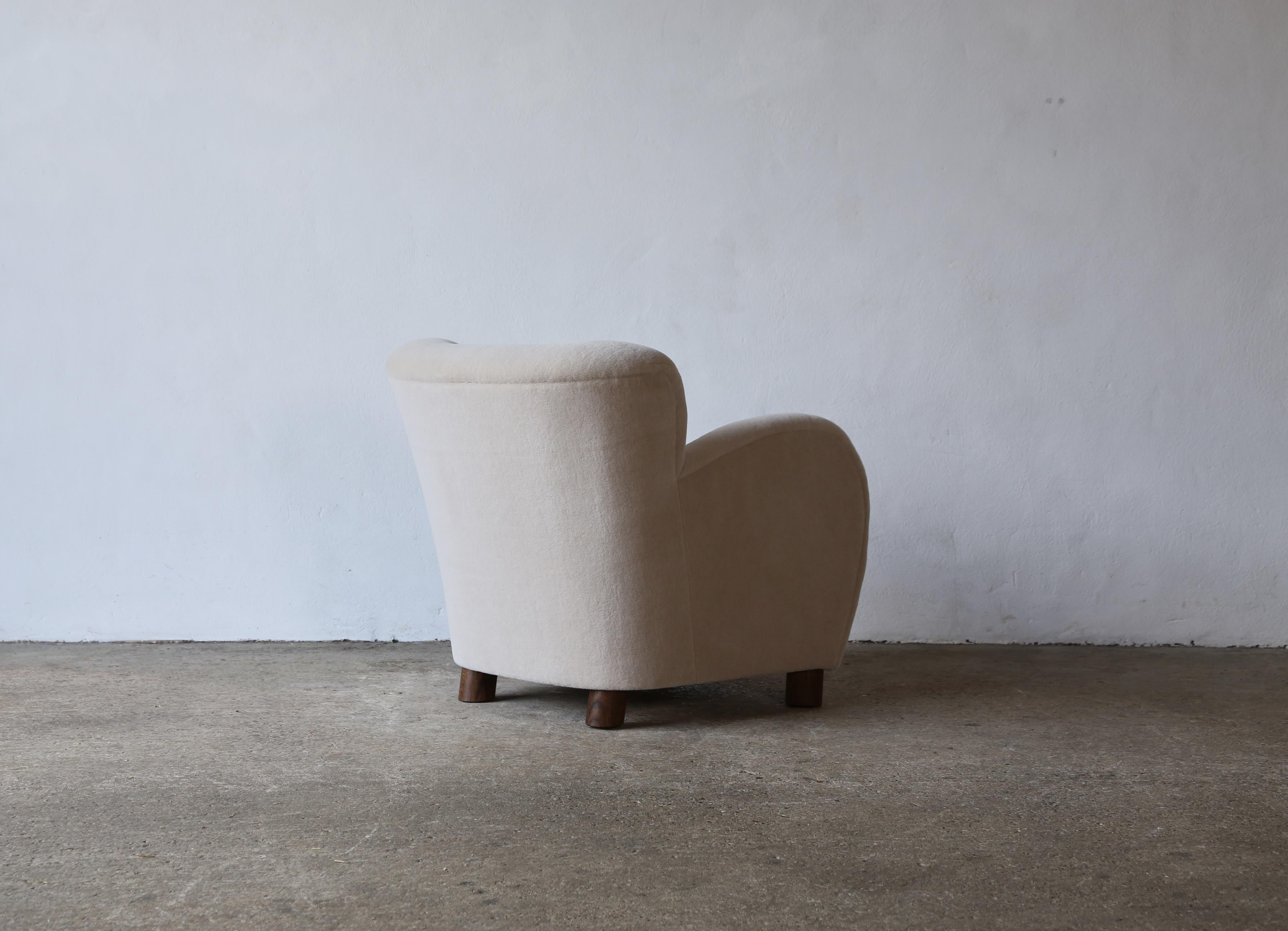 Round Arm Lounge Chair, Newly Upholstered in Pure Alpaca 4