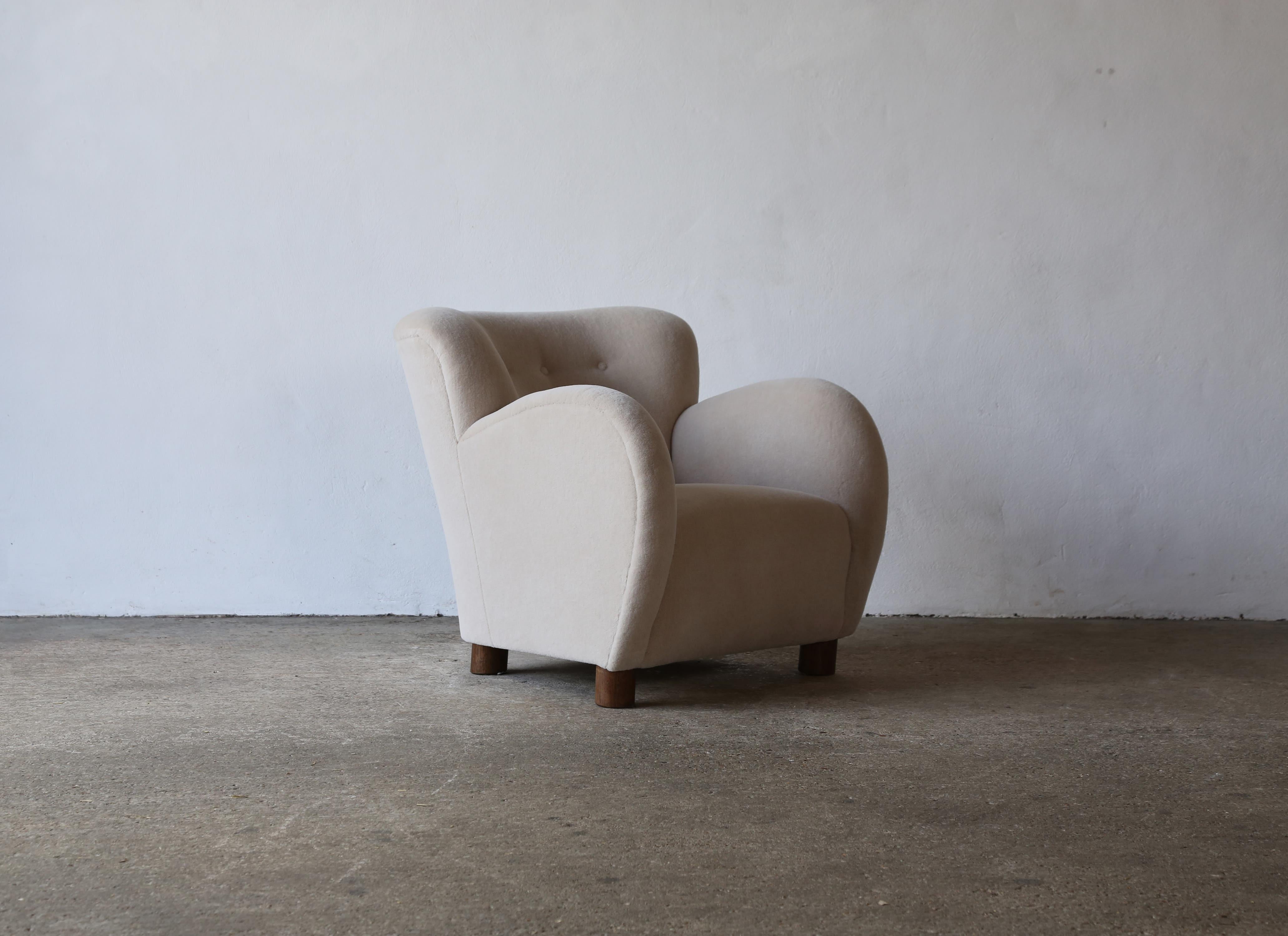 Round Arm Lounge Chair, Newly Upholstered in Pure Alpaca 6