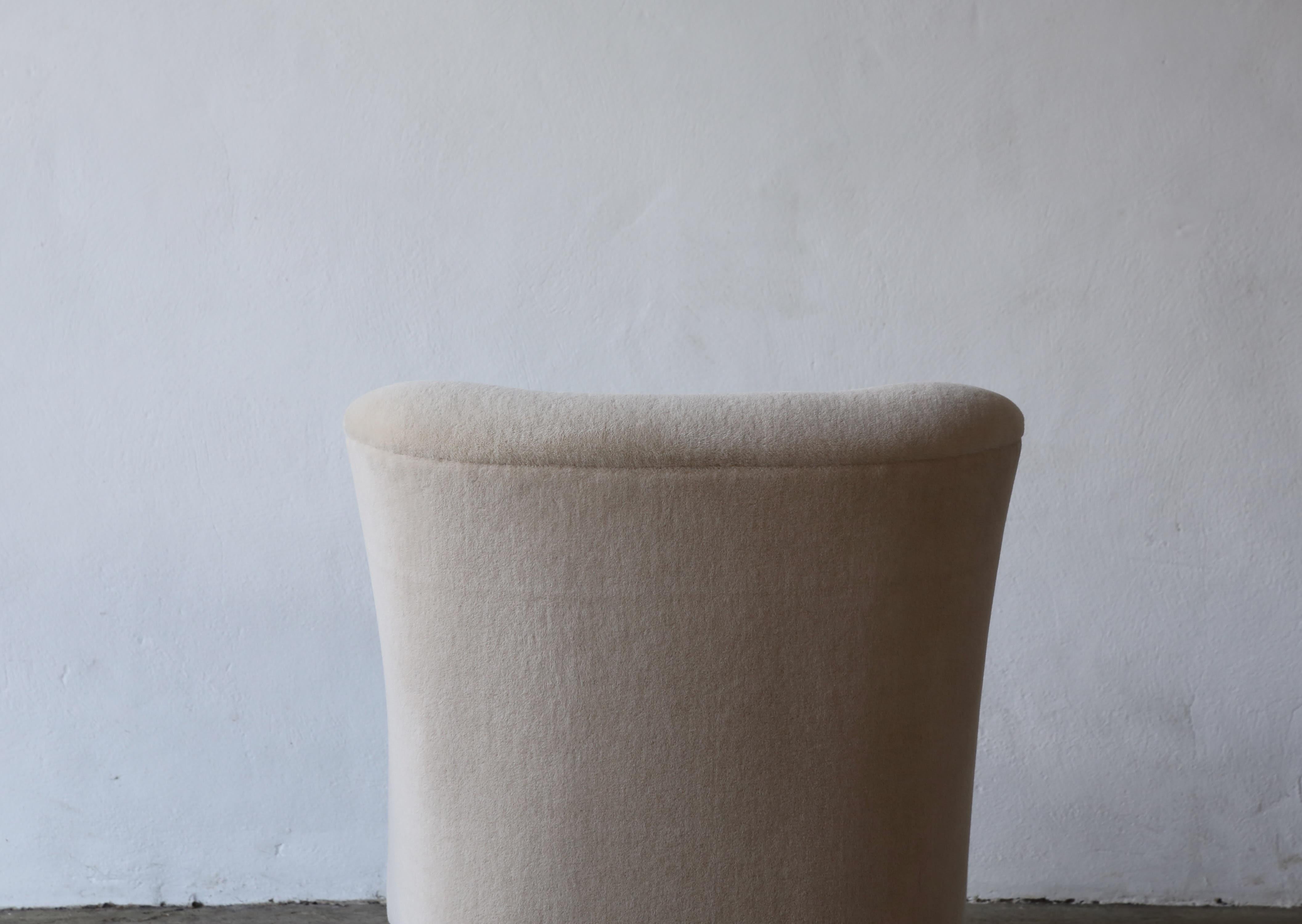 Round Arm Lounge Chair, Newly Upholstered in Pure Alpaca 3