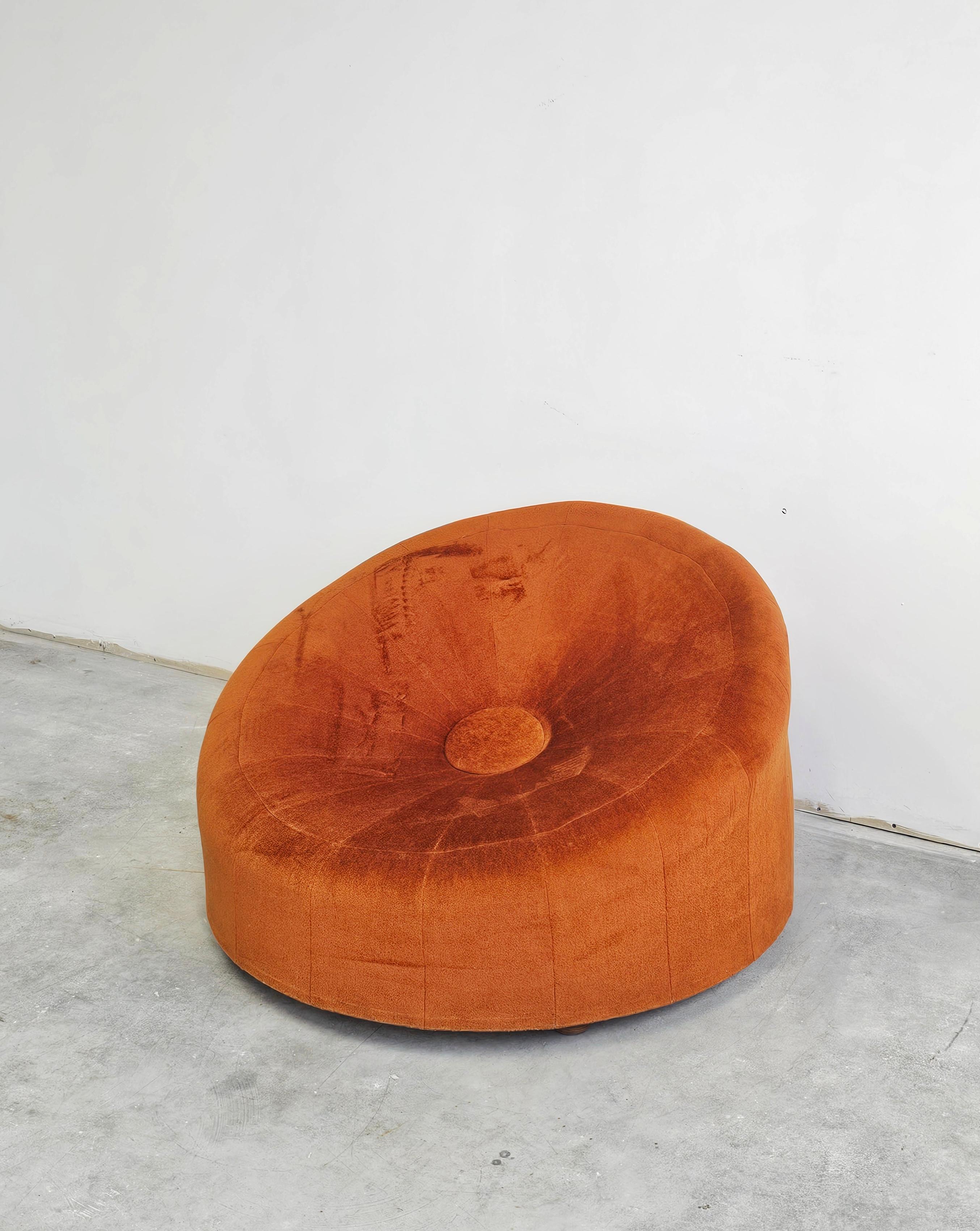 Round Armchair designed as an oversized pouf, in style of Pierre Paulin For Sale 3