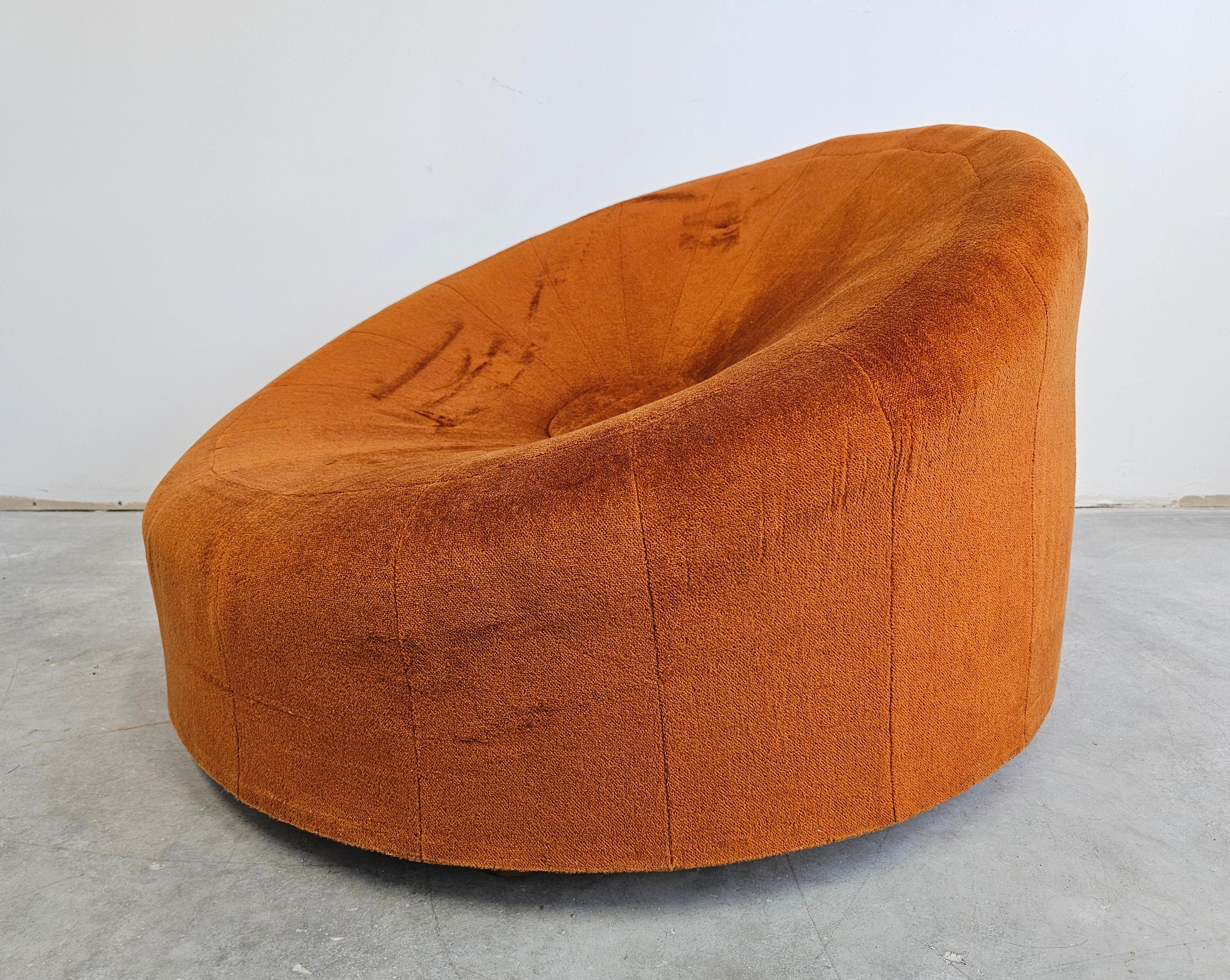 Italian Round Armchair designed as an oversized pouf, in style of Pierre Paulin For Sale