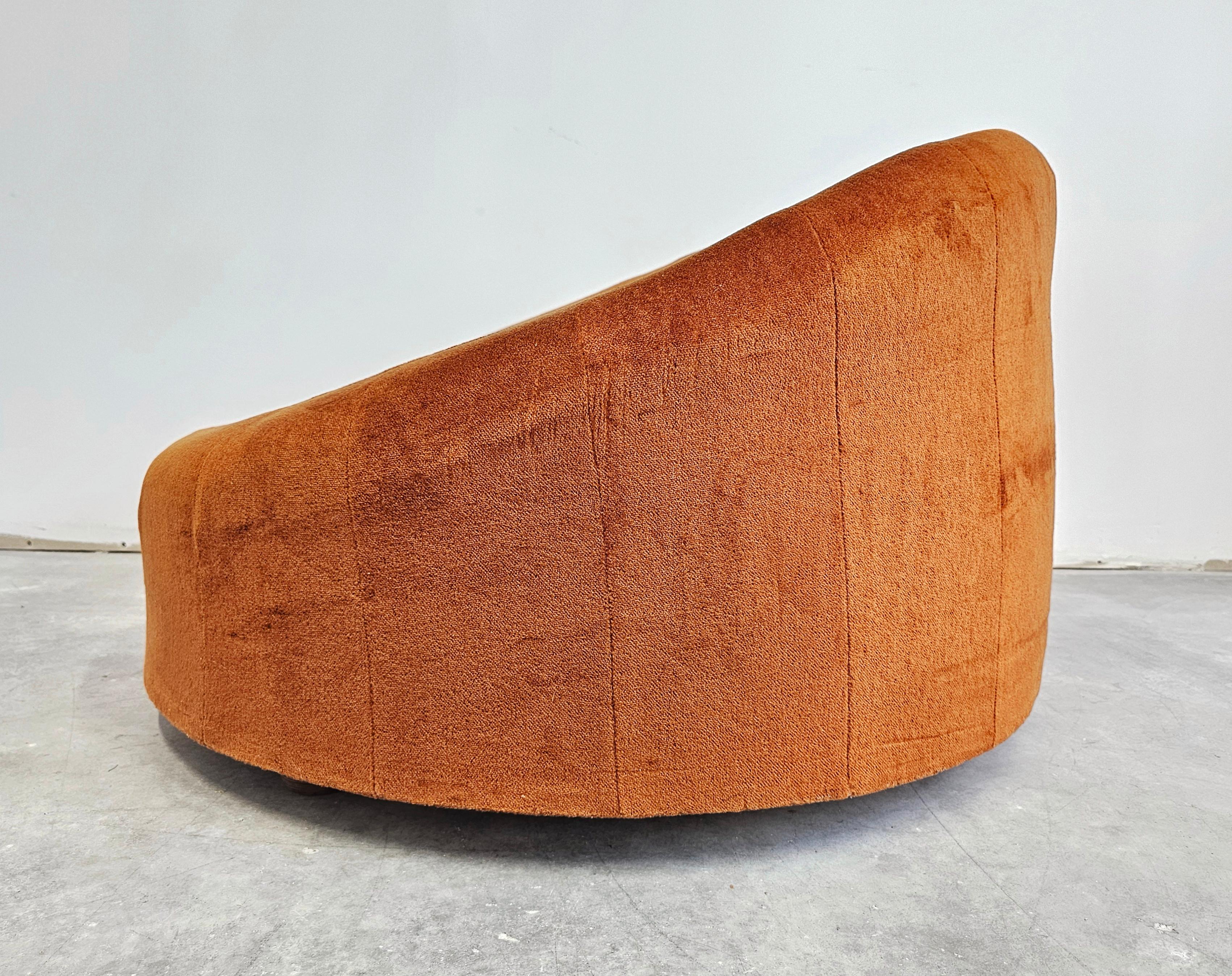 Round Armchair designed as an oversized pouf, in style of Pierre Paulin In Good Condition For Sale In Beograd, RS