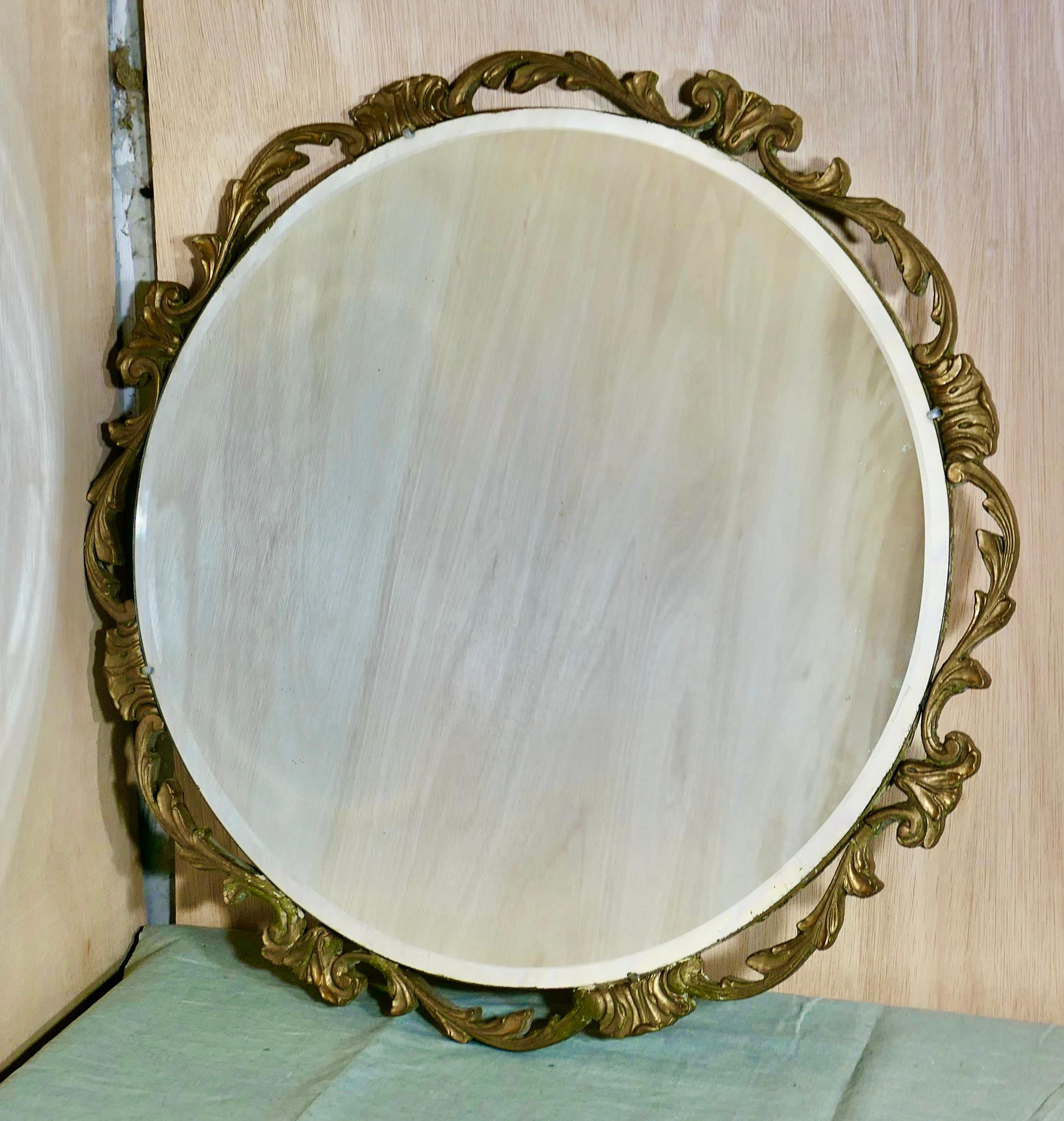 Style Adam Miroir mural rond Art Déco Atsonea orné de dorures en vente