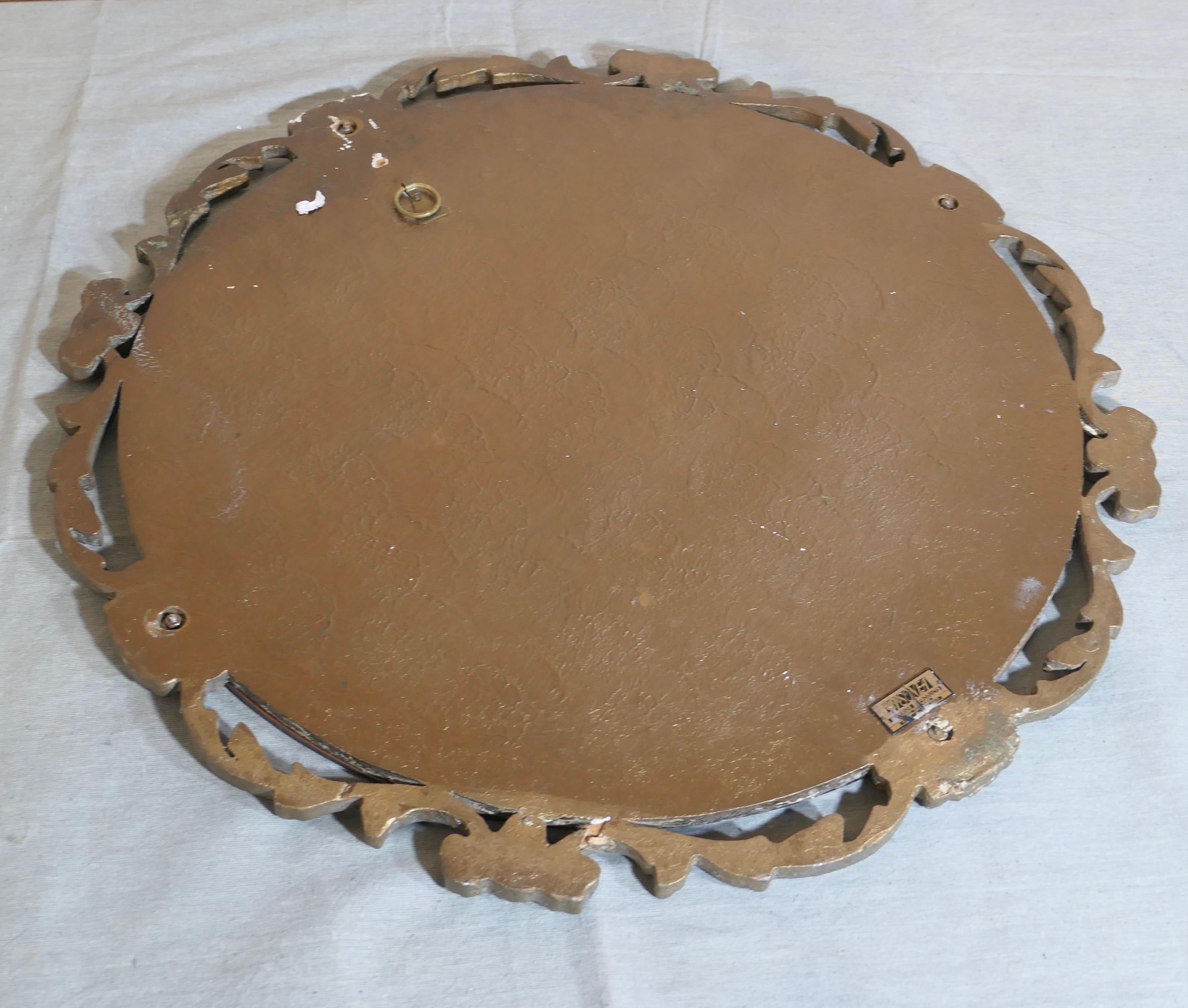 Gesso Miroir mural rond Art Déco Atsonea orné de dorures  Le miroir est rond en vente